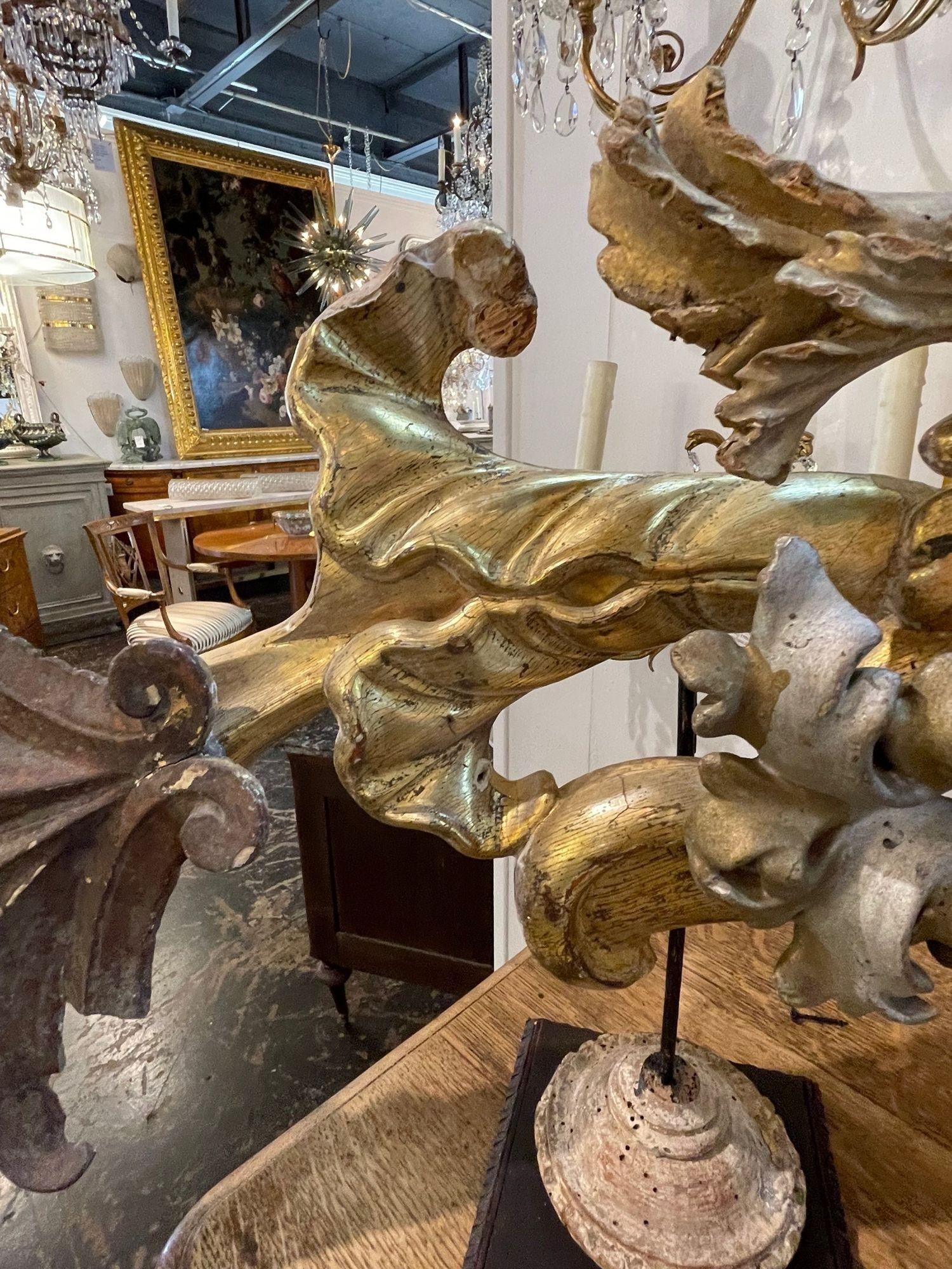 italien Sculpture de poisson en bois doré du XVIIIe siècle avec éléments en vente