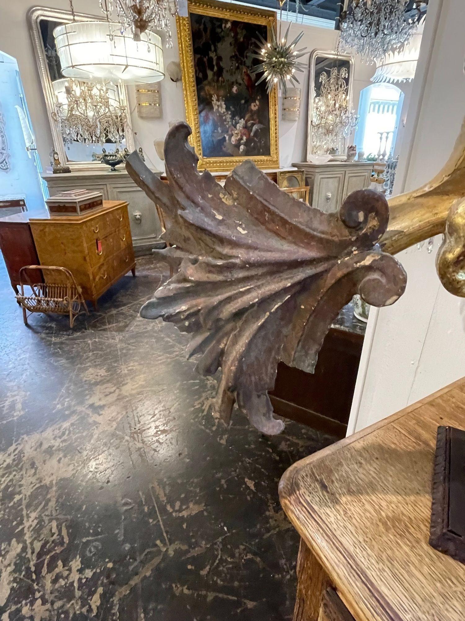 18th Century Giltwood Element Fish Sculpture For Sale 1