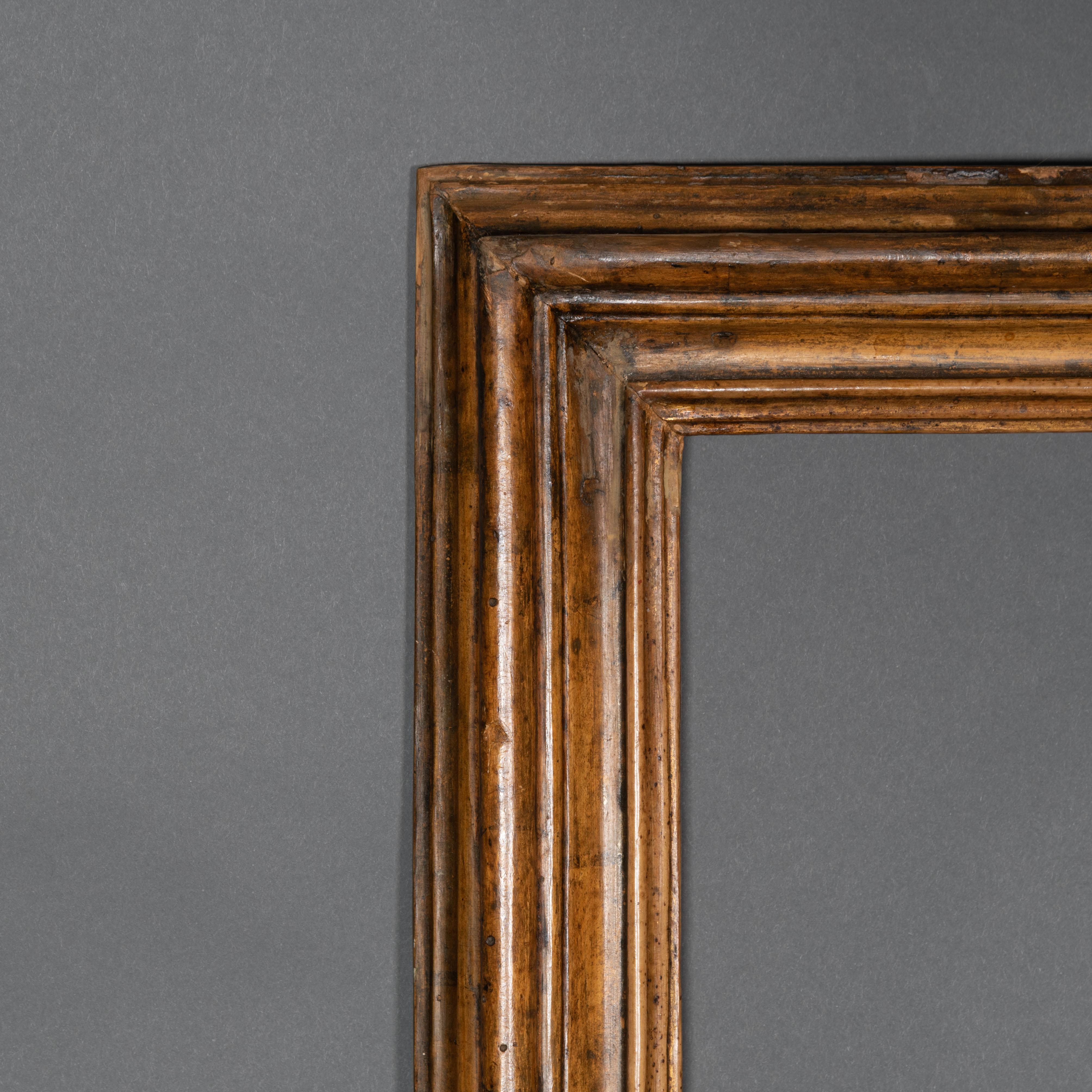 Salvator Rosa dernier cadre en bois doré du 17ème siècle.
Dimensions intérieures cm 32.x 40.8

Pur exemple de cadre italien en bois doré Salvator Rosa du 17ème siècle.
