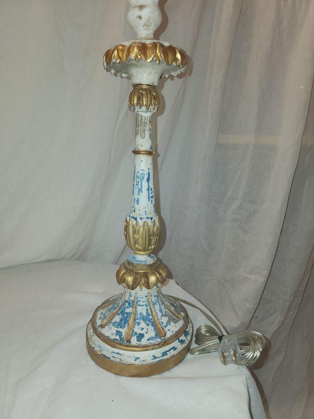 Italian 18th Century Giltwood Lamp Set  For Sale