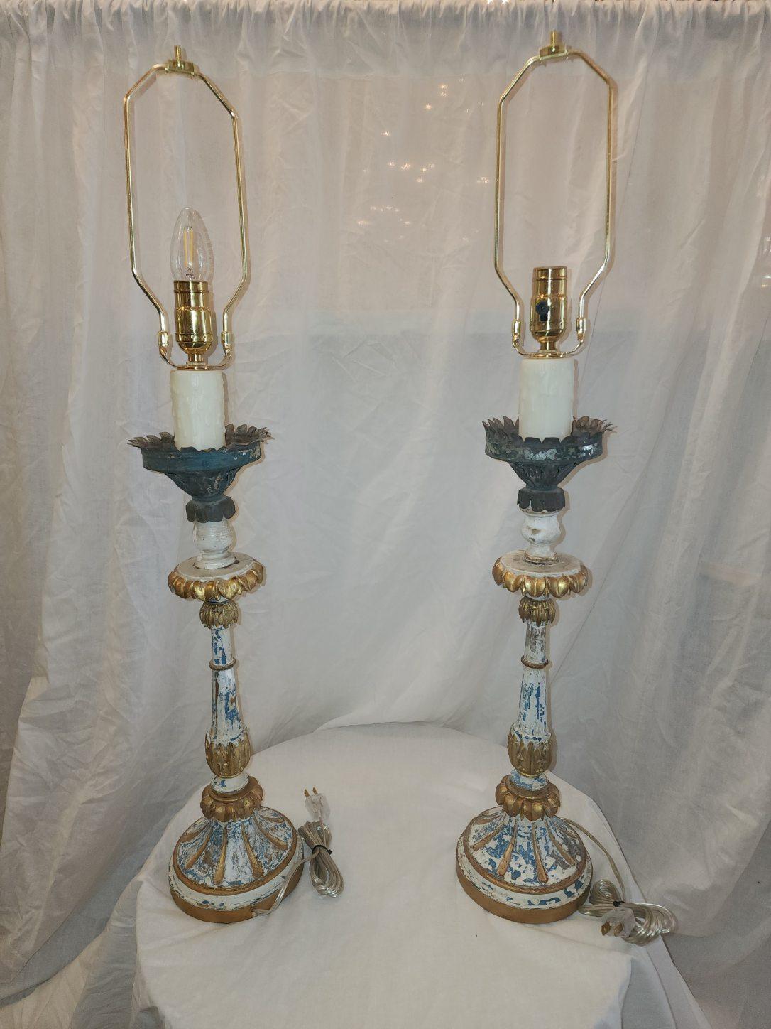 18th Century Giltwood Lamp Set  For Sale 1