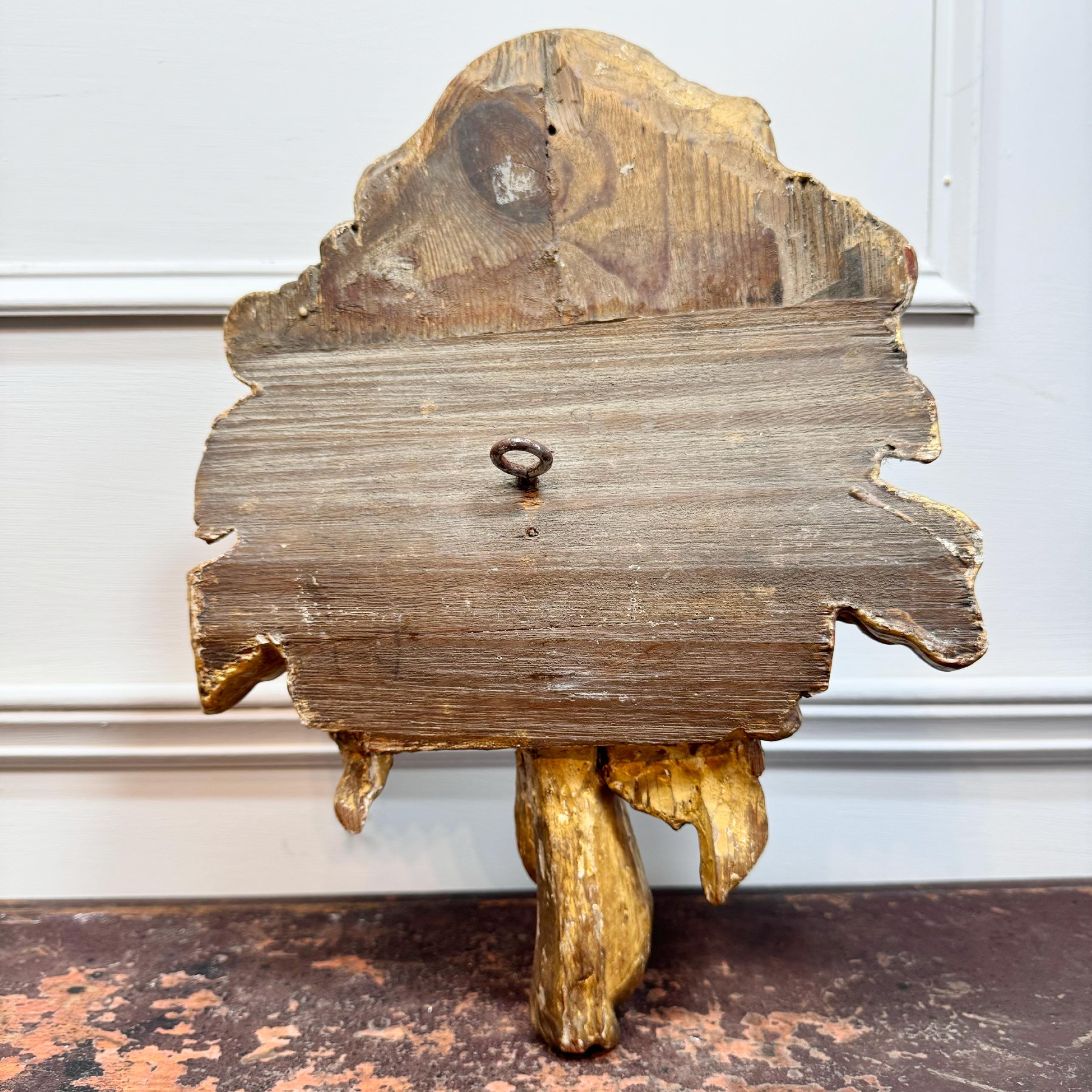 Elemento decorativo in legno dorato del XVIII secolo con testa di leone 2