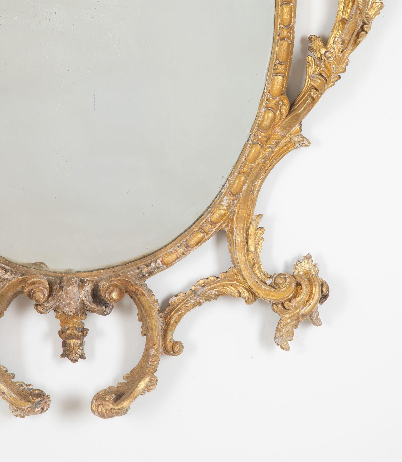 Inglese Specchio in legno dorato del XVIII secolo alla maniera di Chippendale in vendita