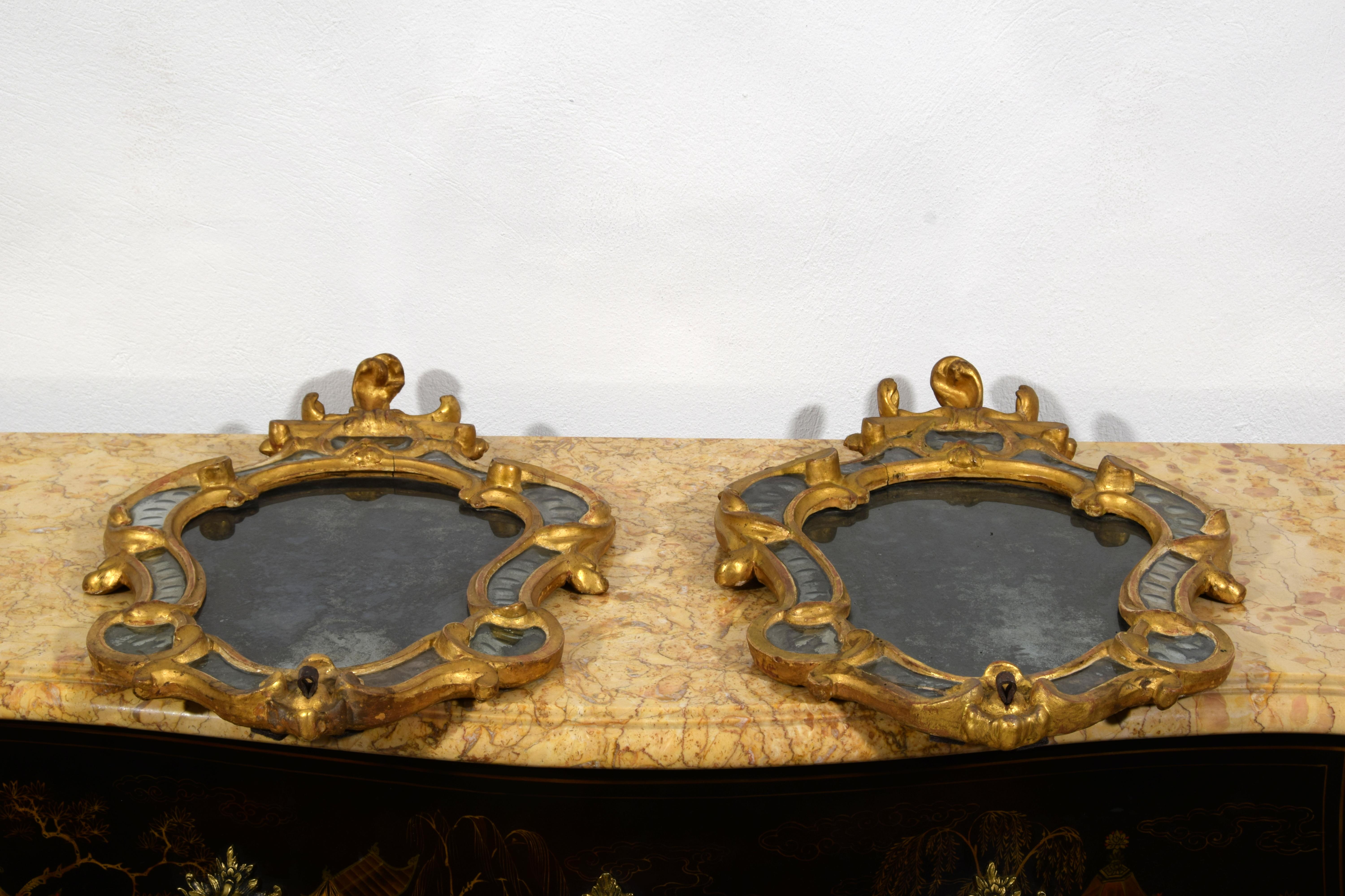 18. Jahrhundert, Giltwood Paar italienische Louis XV Kerze Wandleuchter mit Spiegel im Angebot 13