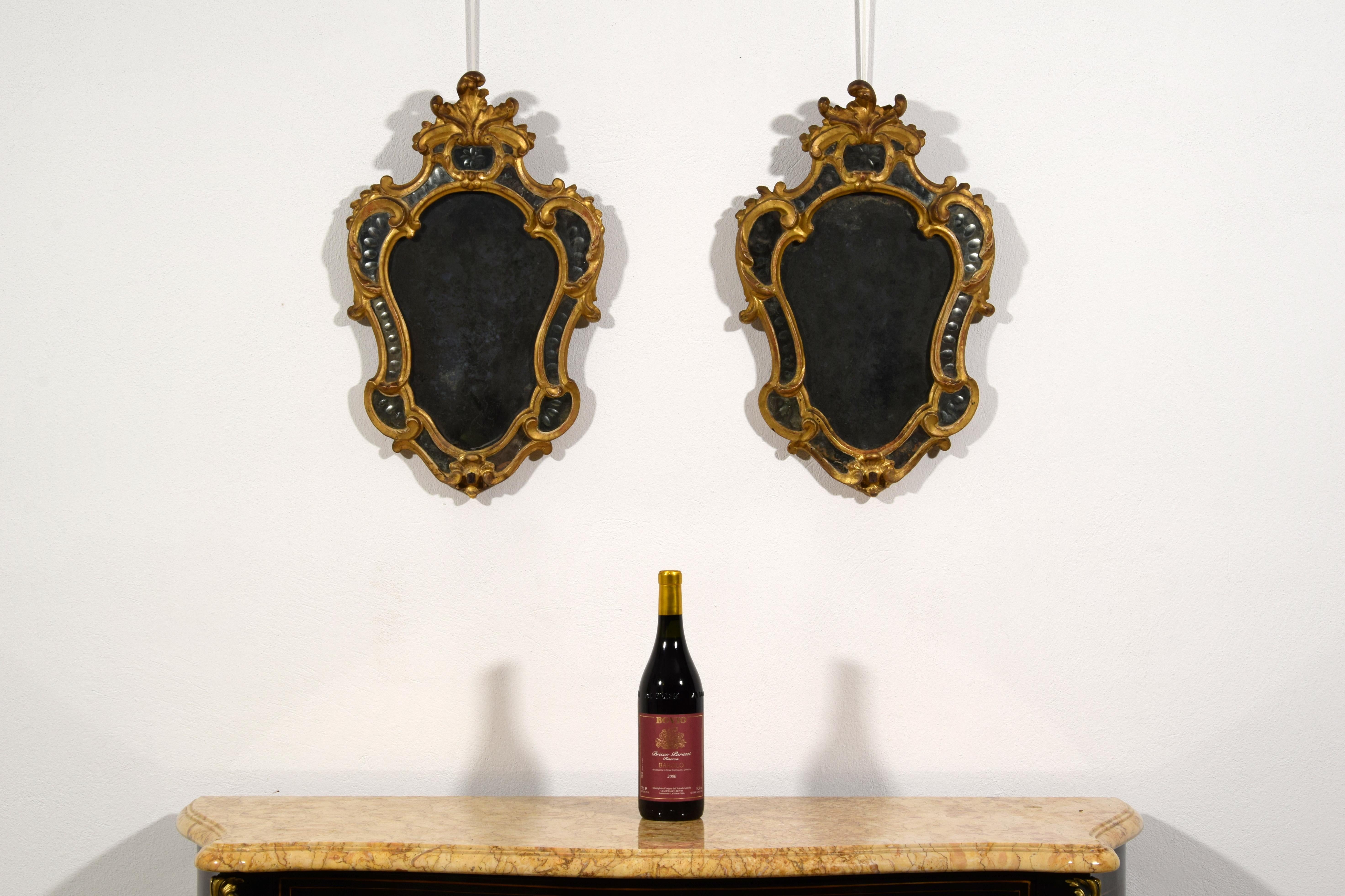 18. Jahrhundert, Giltwood Paar italienische Louis XV Kerze Wandleuchter mit Spiegel (Louis XV.) im Angebot