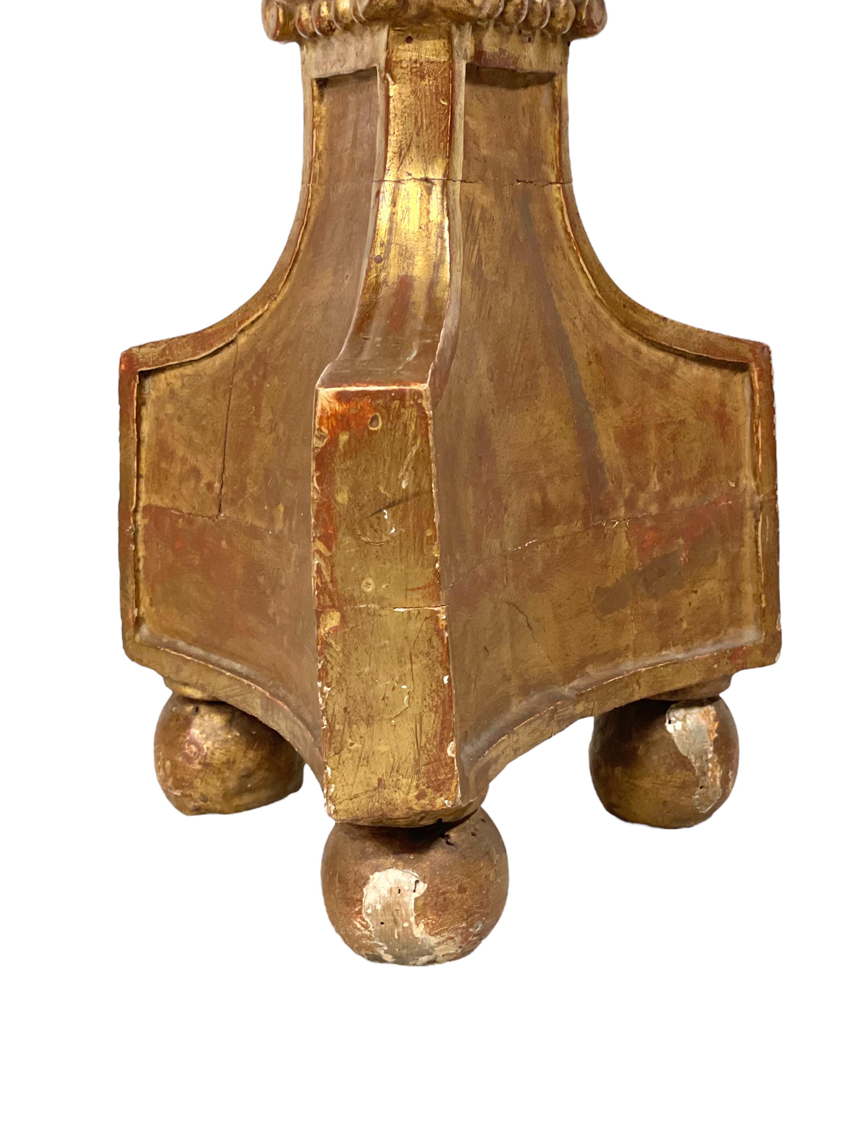 Candeliere a grillo in legno dorato del XVIII secolo in vendita 7