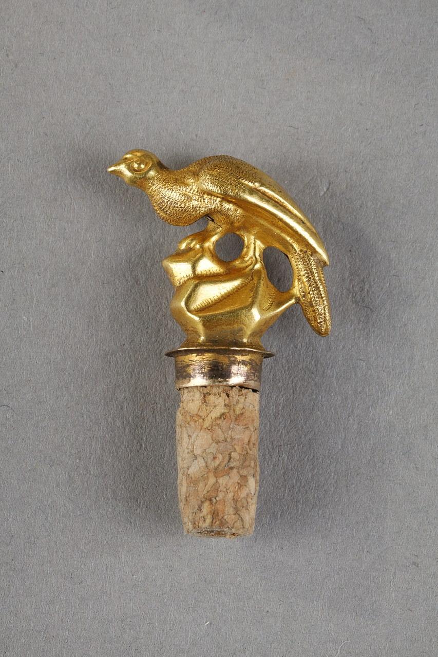 Flacon à parfum en or et cristal taillé du 18e siècle.  en vente 3