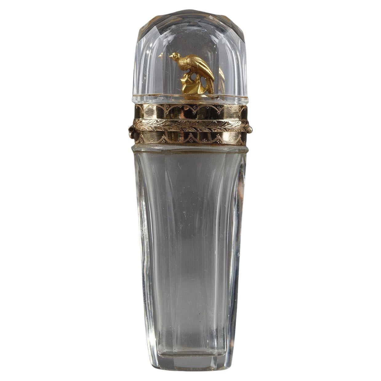 Flacon à parfum en or et cristal taillé du 18e siècle.  en vente