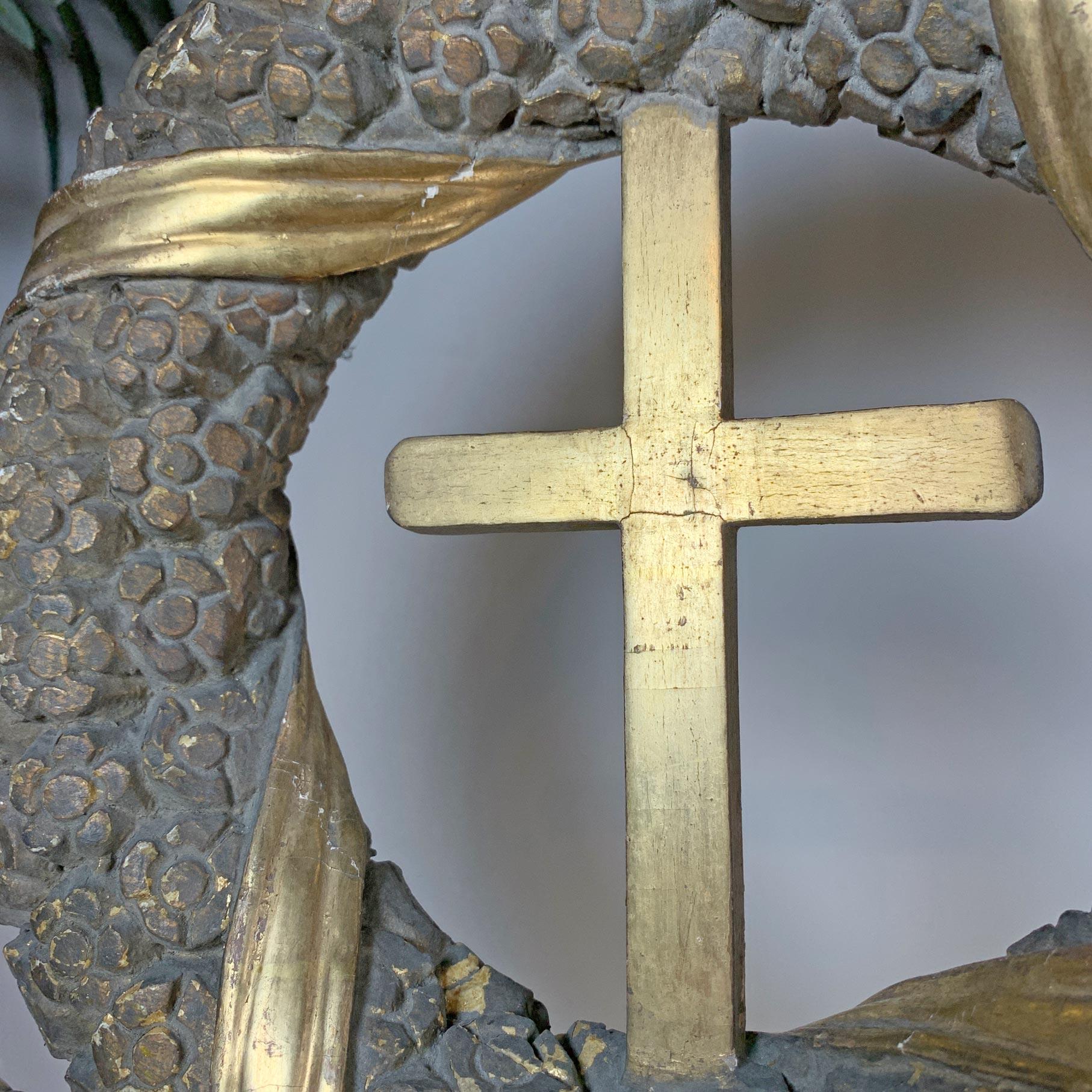 Croix d'église religieuse de procession en or du 18ème siècle en vente 5