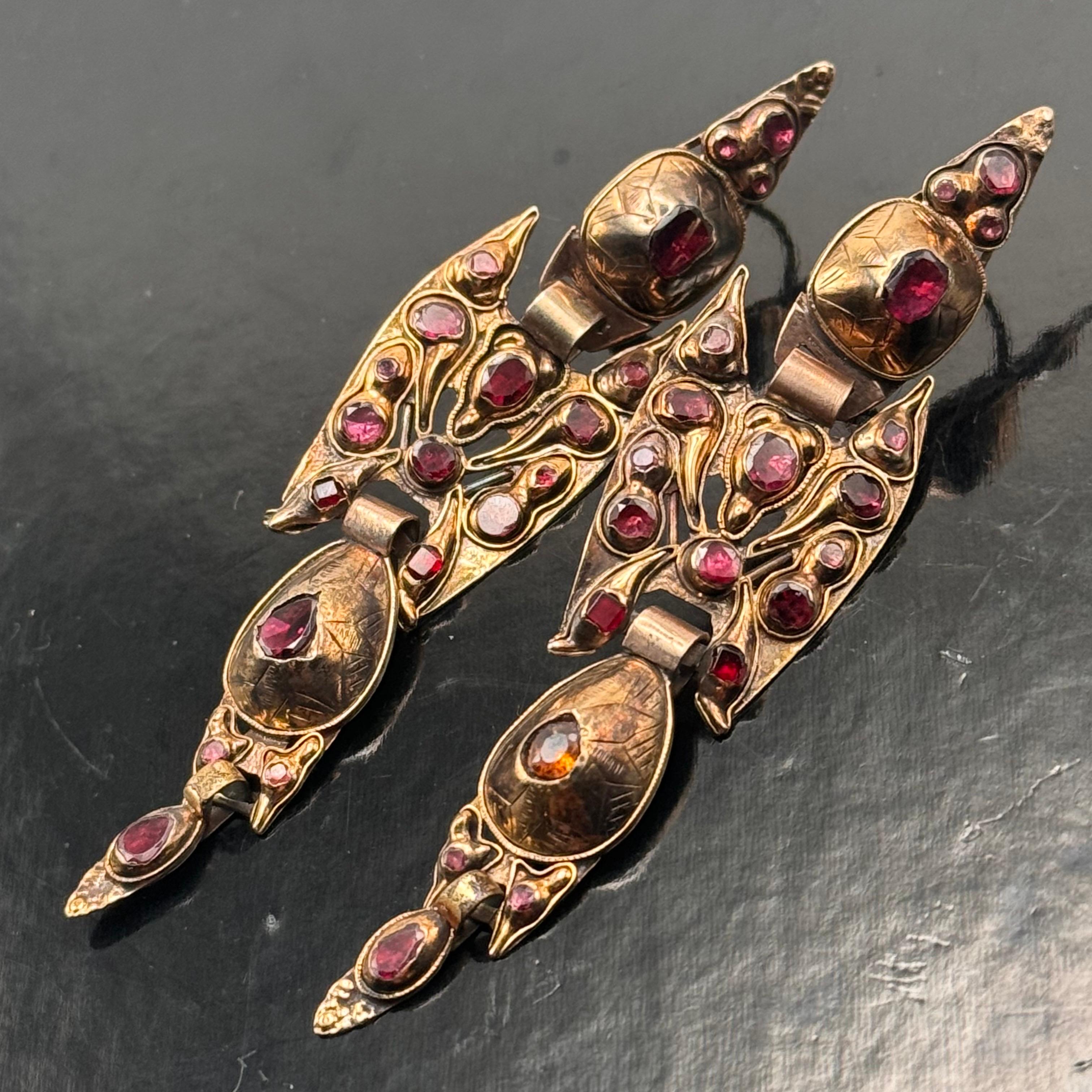 Cushion Cut 18th Century Gold Tourmaline Iberian Catalan Pendeloque Earrings Spanish For Sale
