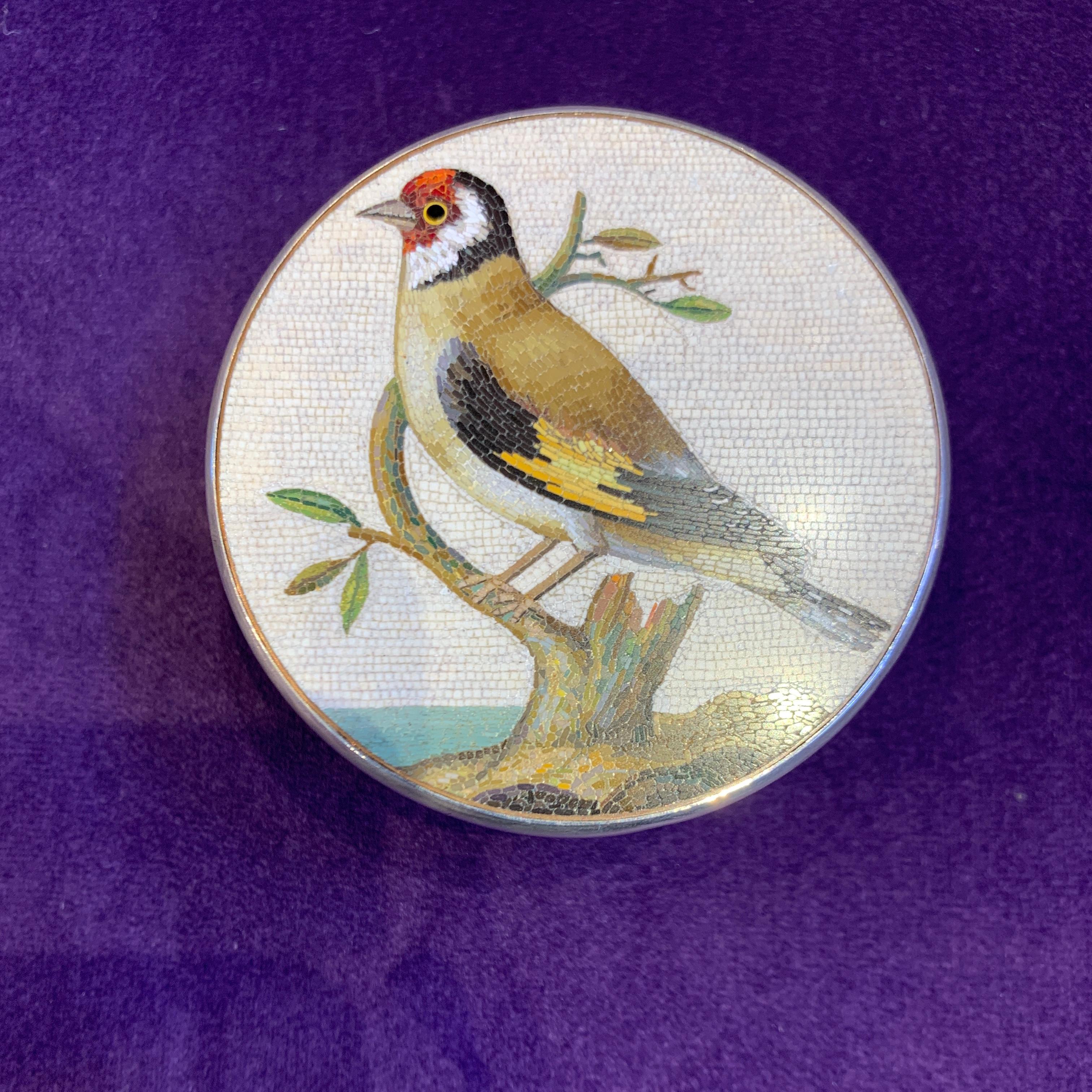 18th Century Goldfinch Micro Mosaic Box In Excellent Condition For Sale In New York, NY