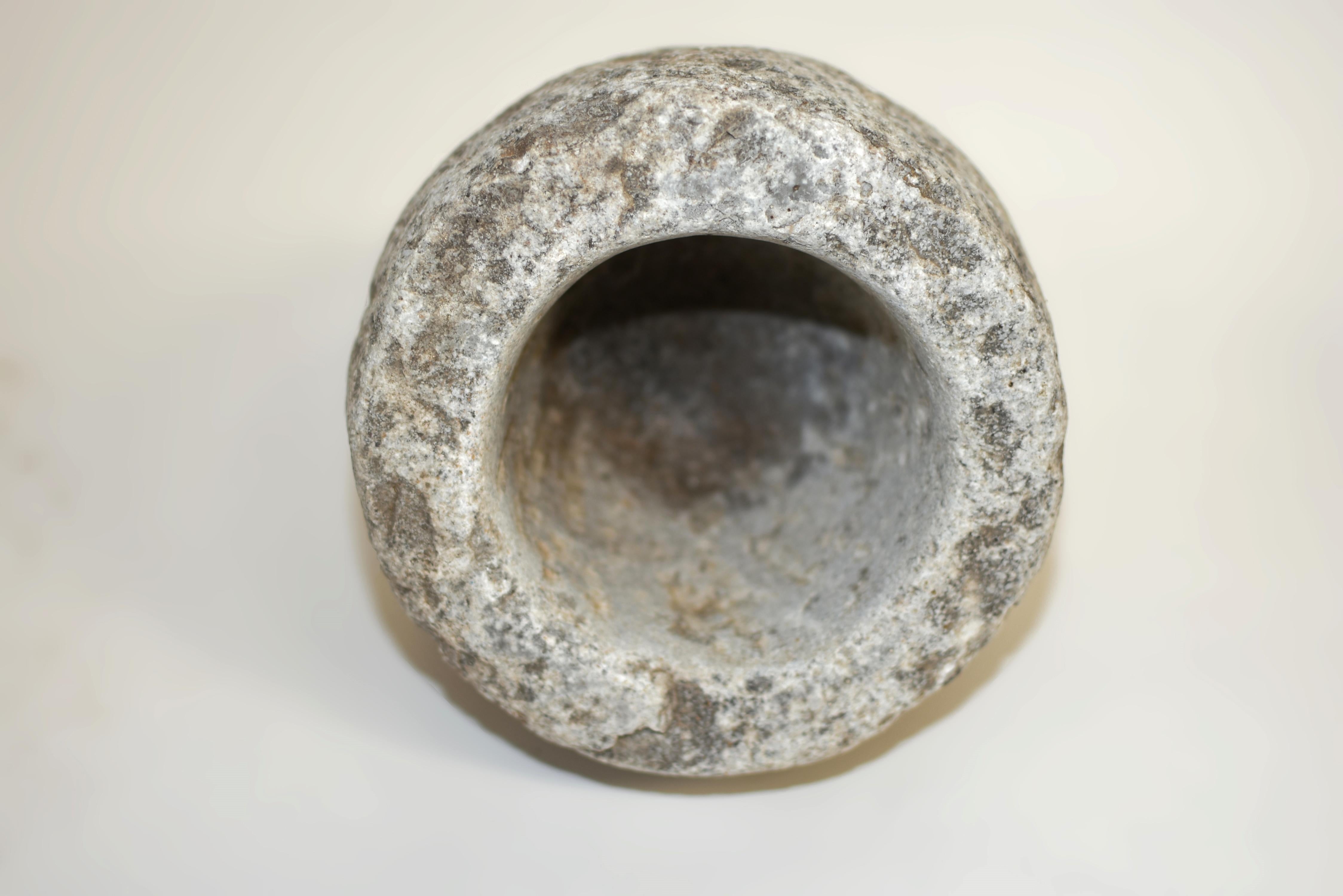 Jardinera de mortero de piedra de granito del siglo XVIII 9 lb siglo XVIII y antes en venta