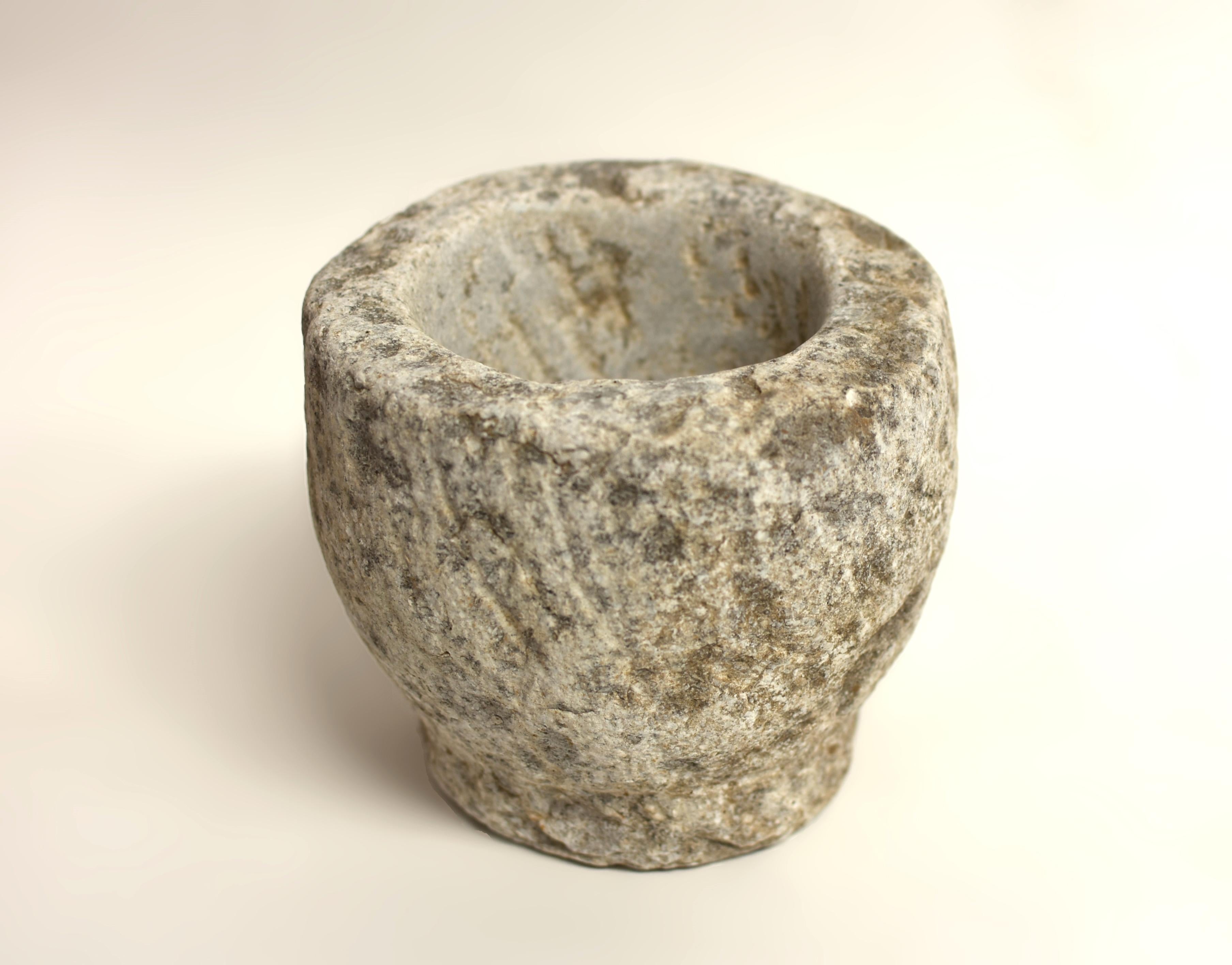 Jardinera de mortero de piedra de granito del siglo XVIII 9 lb Granito en venta