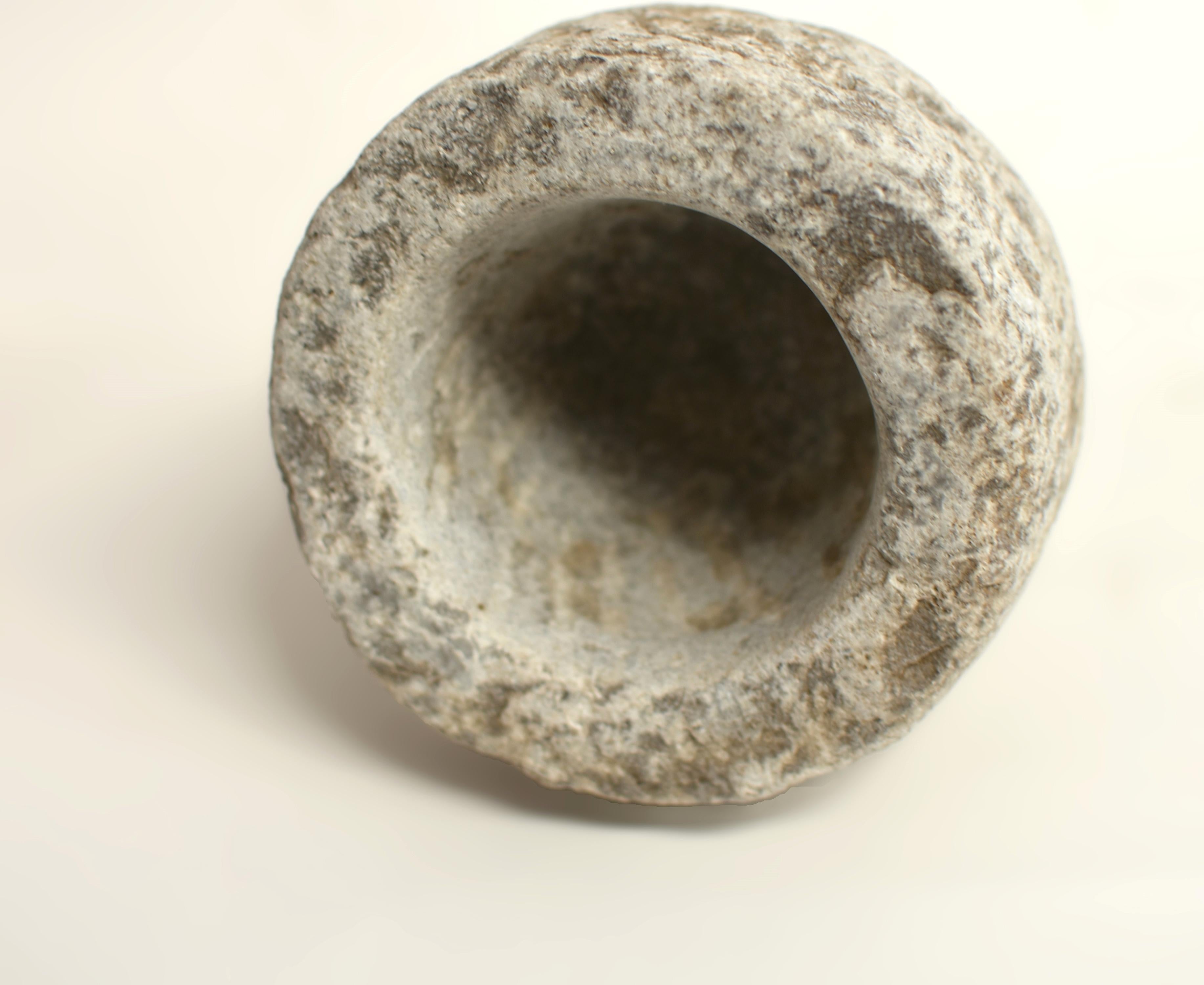 Jardinera de mortero de piedra de granito del siglo XVIII 9 lb en venta 1