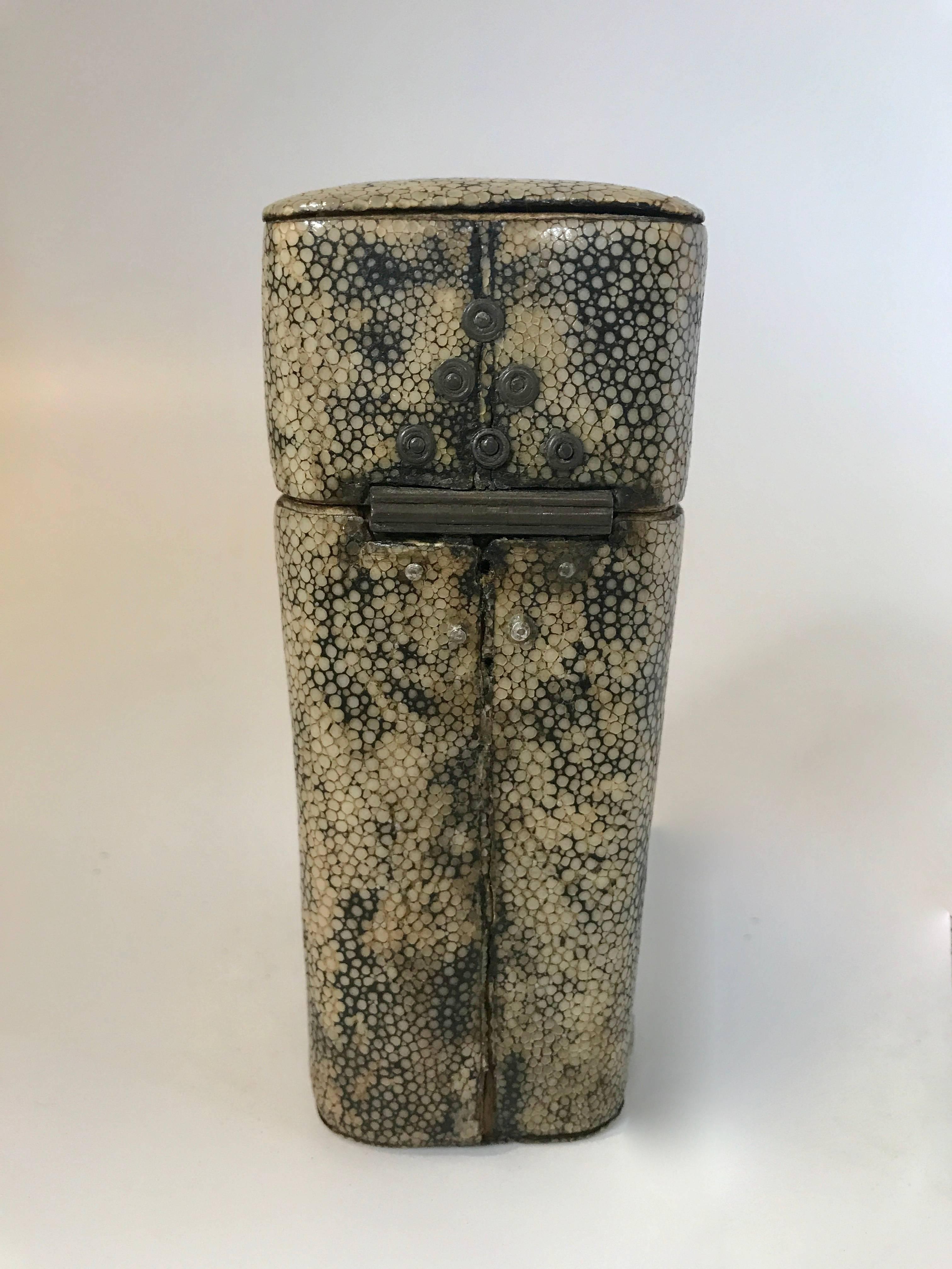 English 18th Century Green Shagreen Personal Cutlery Box For Sale