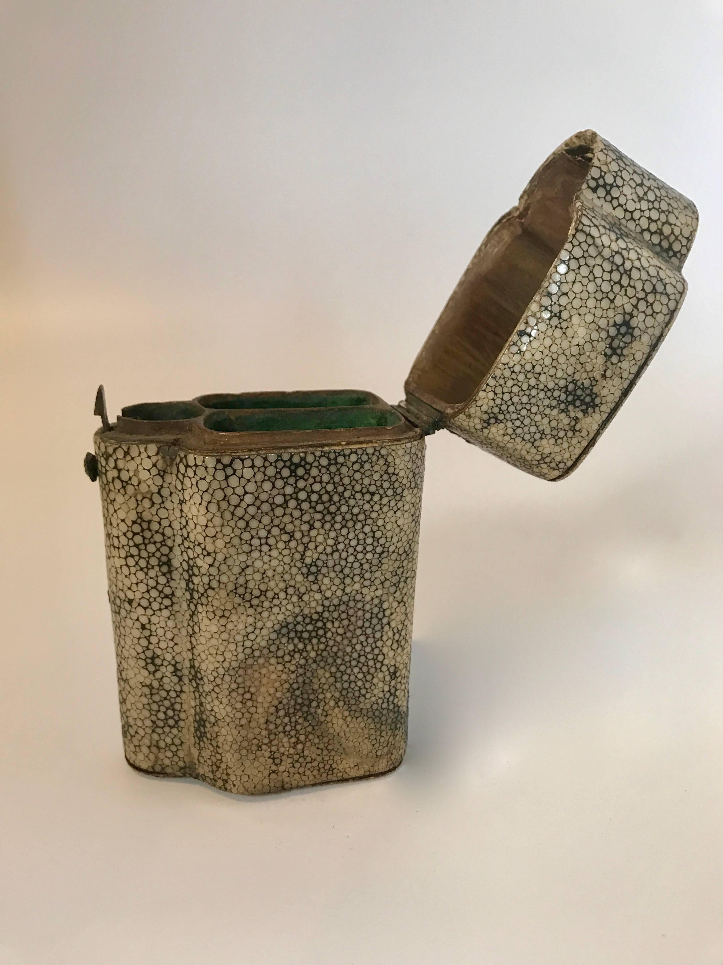18th Century Green Shagreen Personal Cutlery Box For Sale 1
