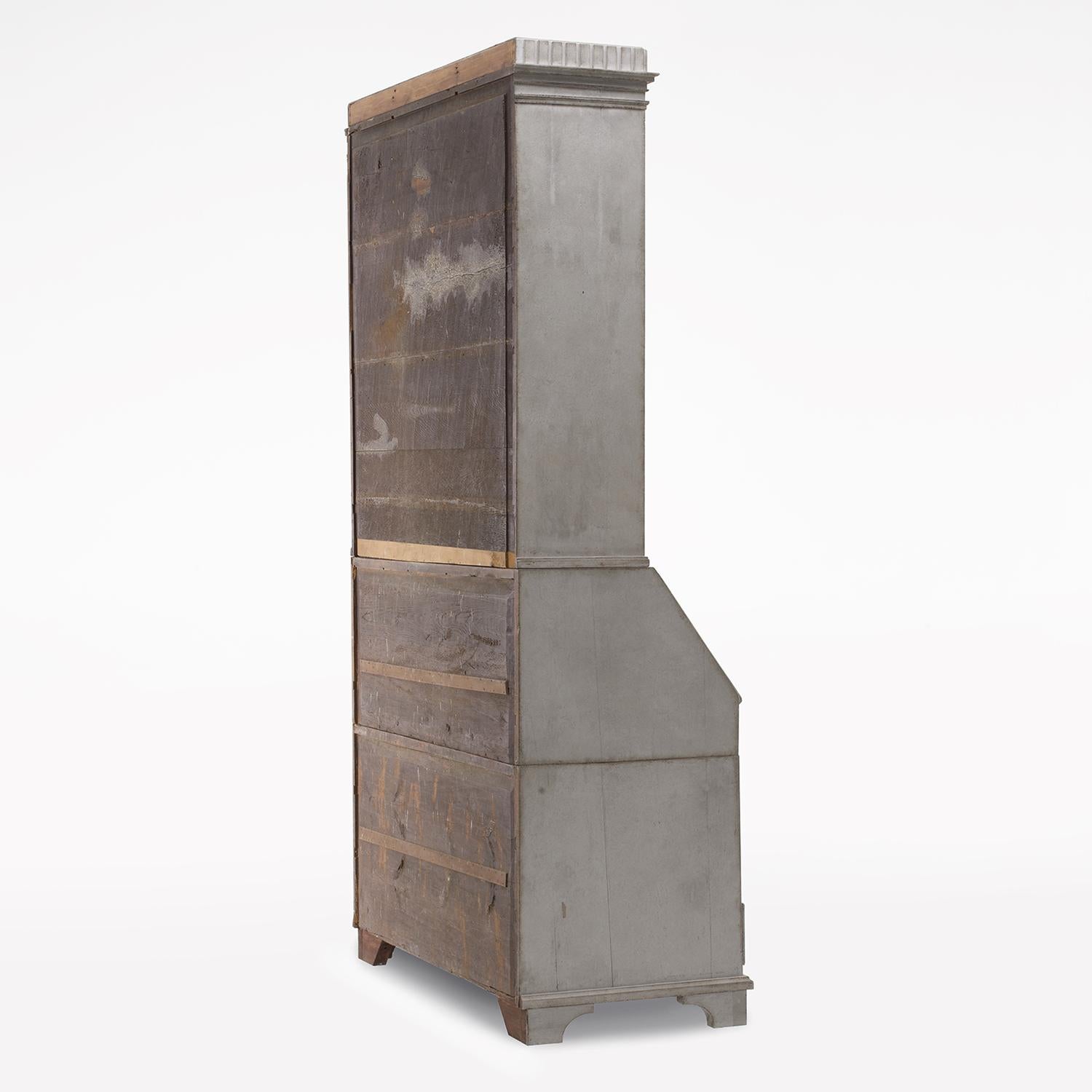 Métal Bureau à deux pièces en pin suédois gustavien gris du XVIIIe siècle - Secrétaire ancien en vente