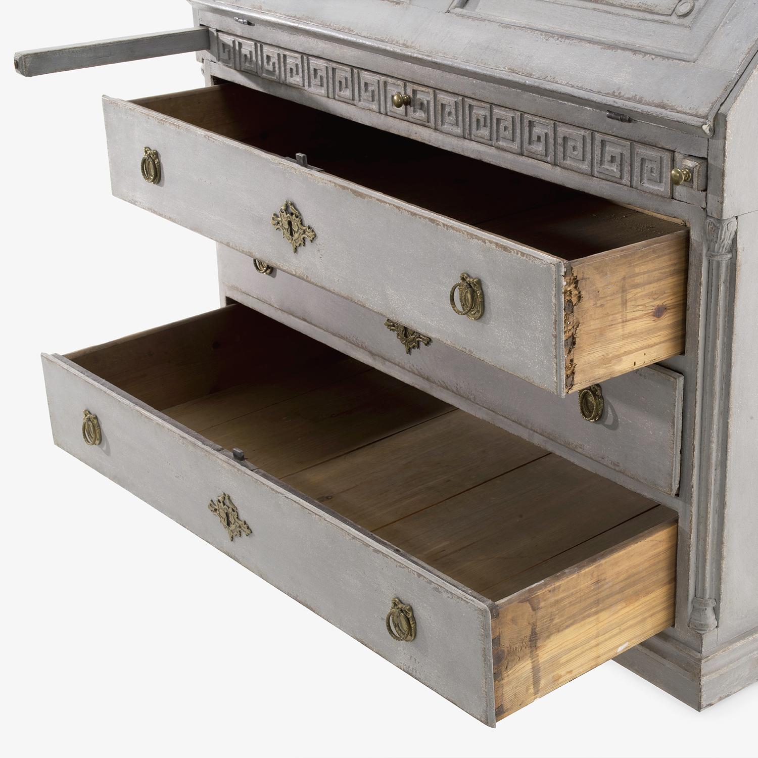 18th Century Grey Swedish Gustavian Two Part Pine Secretary - Scandinavian Desk For Sale 6
