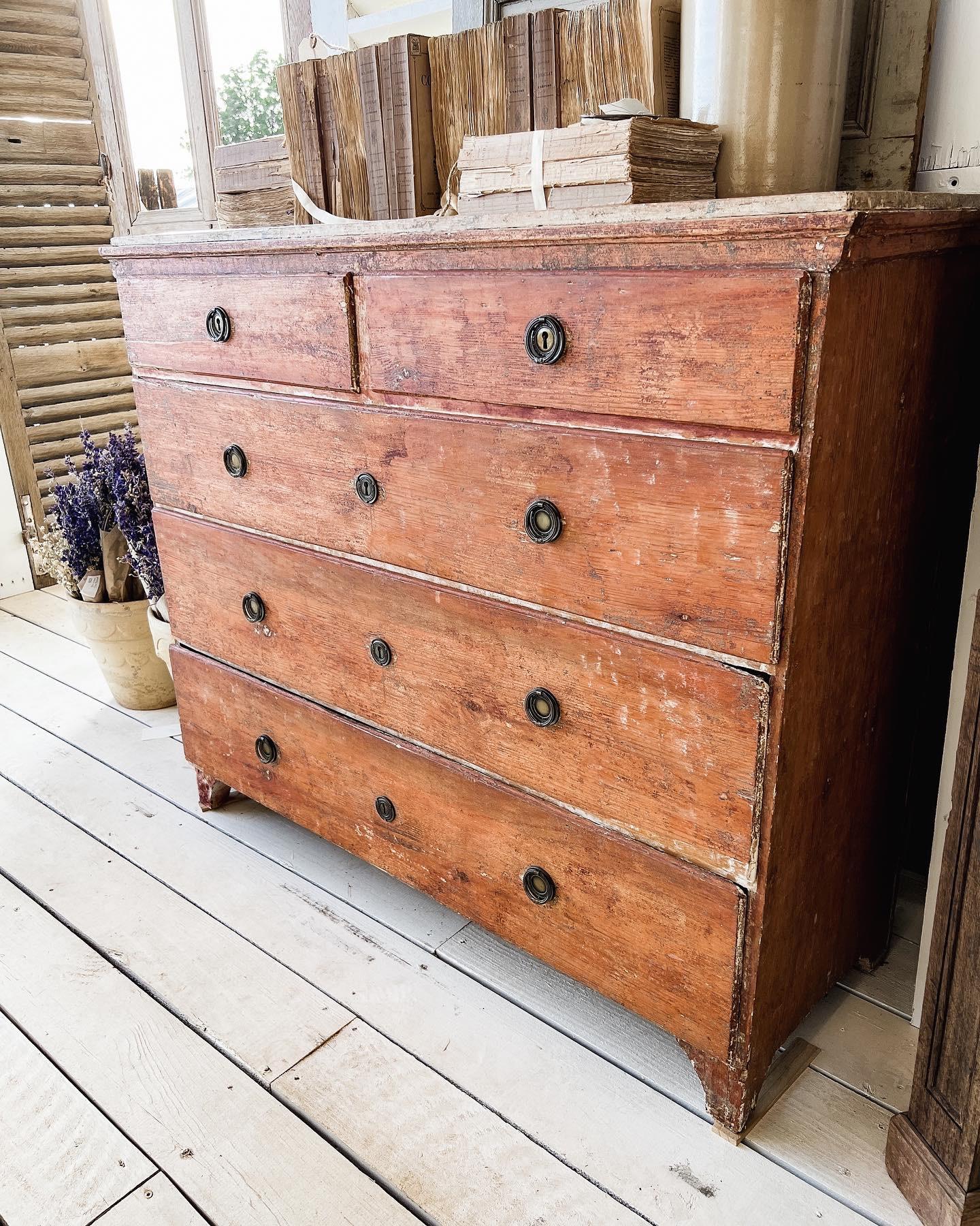 18th Century Gustavian Chest of Drawers In Good Condition In Mckinney, TX