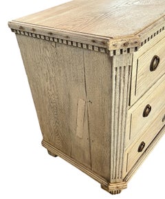 18th Century Gustavian Chest of Drawers With Fluted Corners