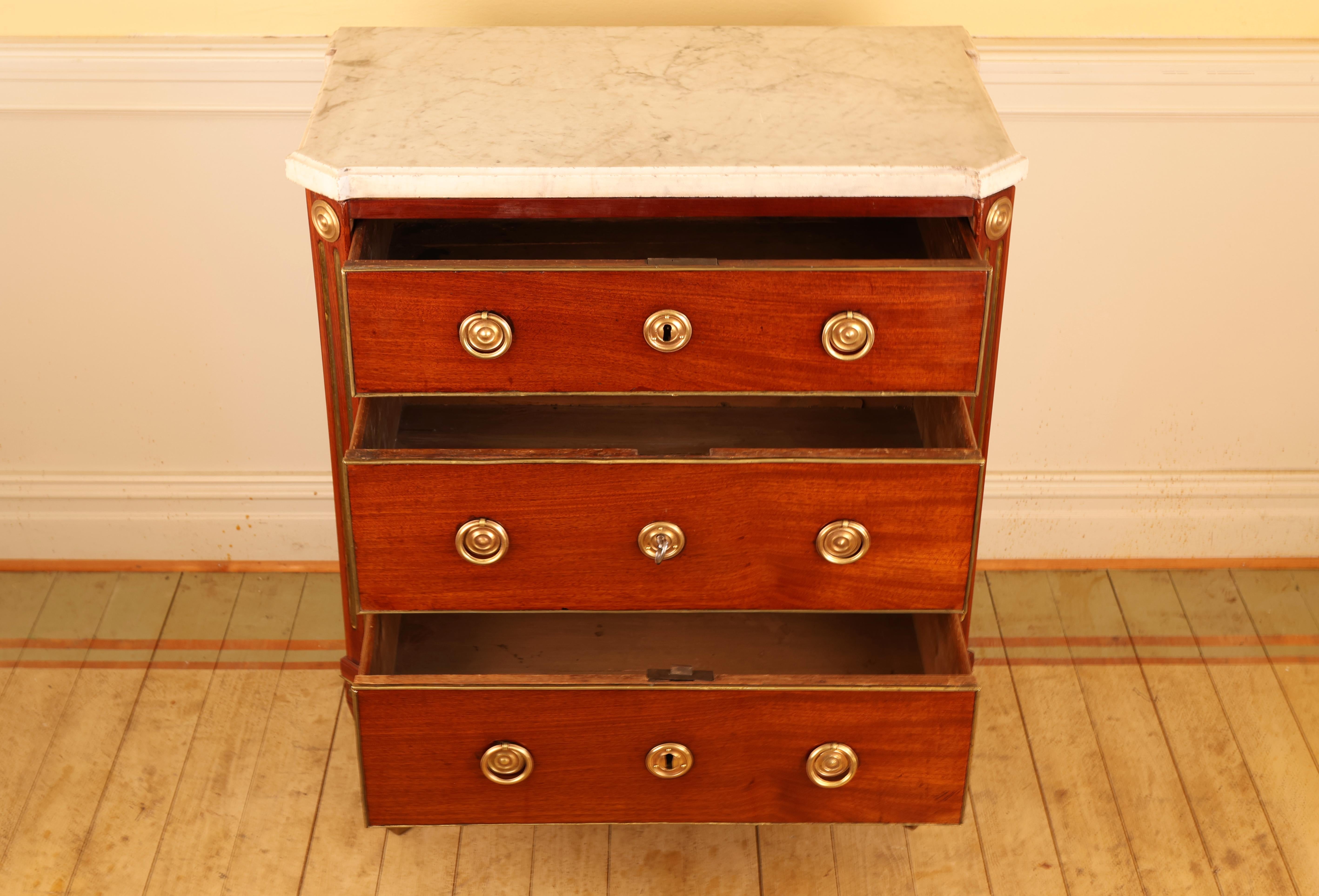 Swedish 18th Century Gustavian Commode For Sale