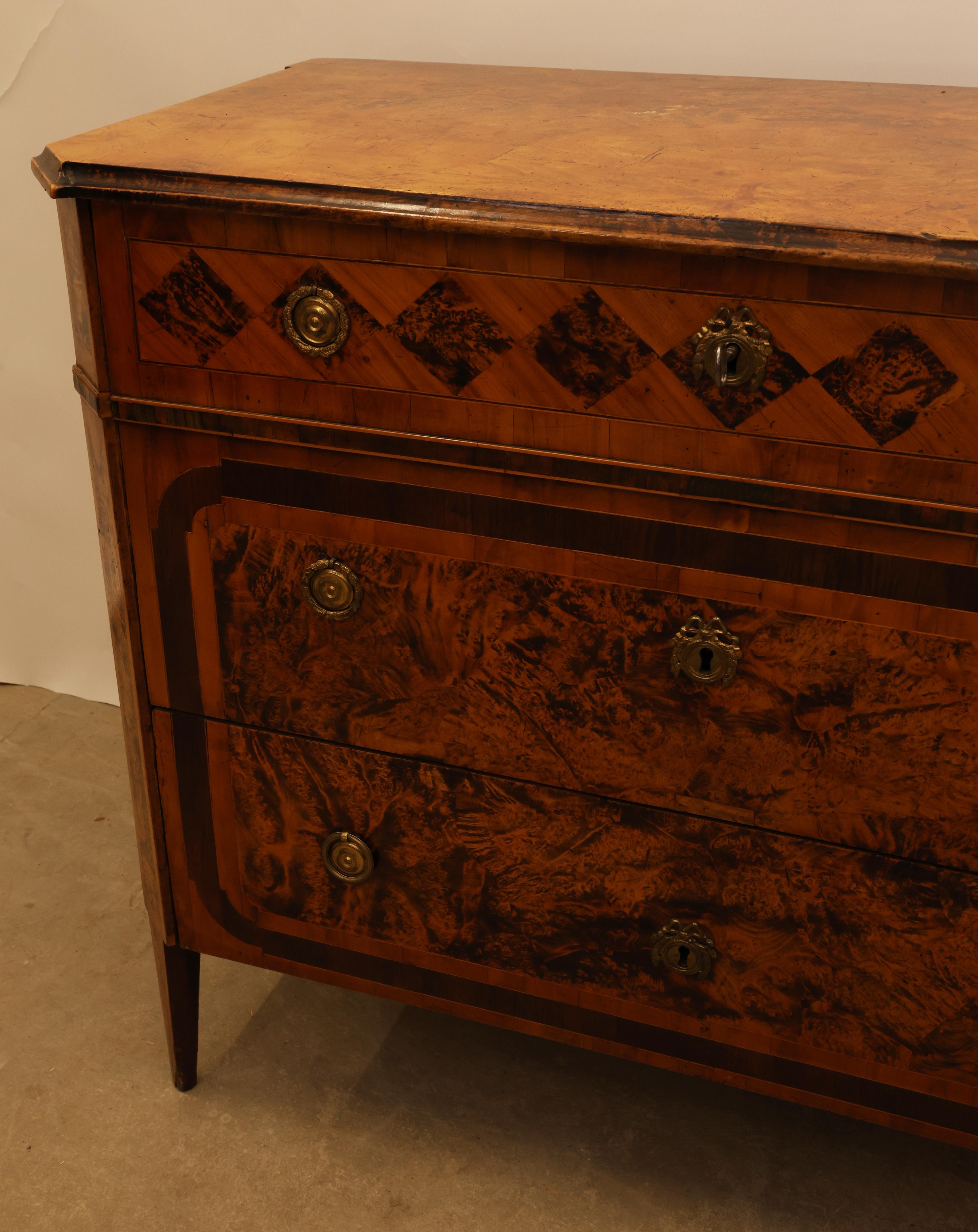 18th Century Gustavian Commode In Good Condition For Sale In Ljungby, SE