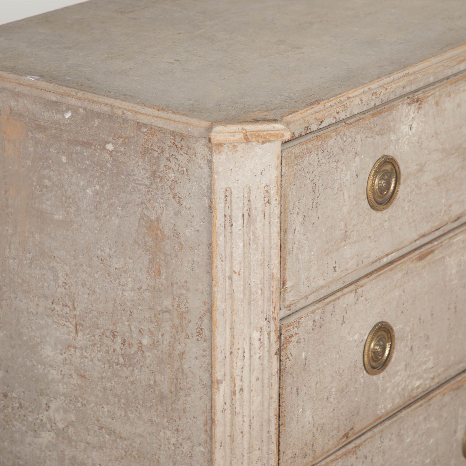 18th Century Gustavian Commode For Sale 1