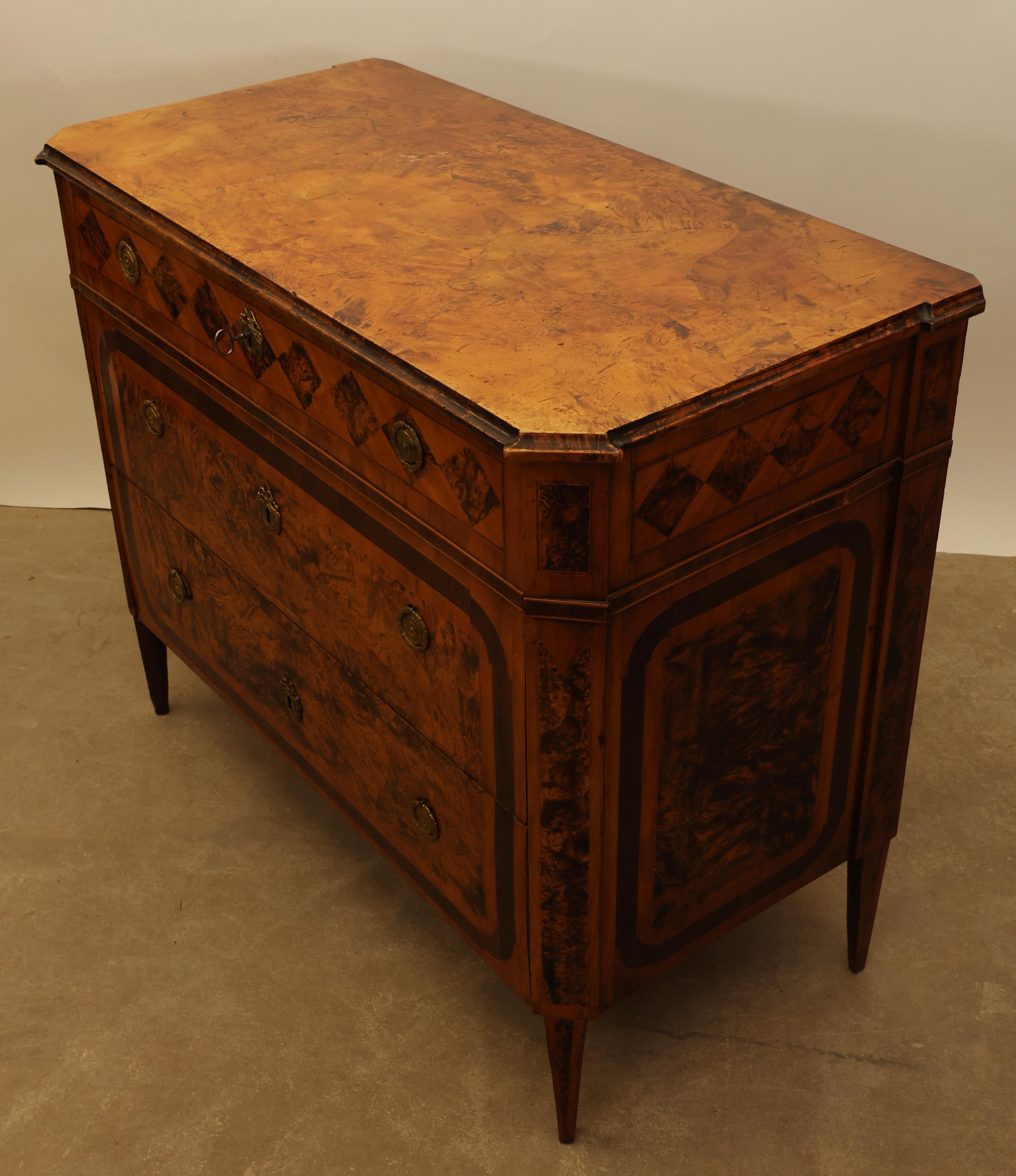 18th Century Gustavian Commode For Sale 2