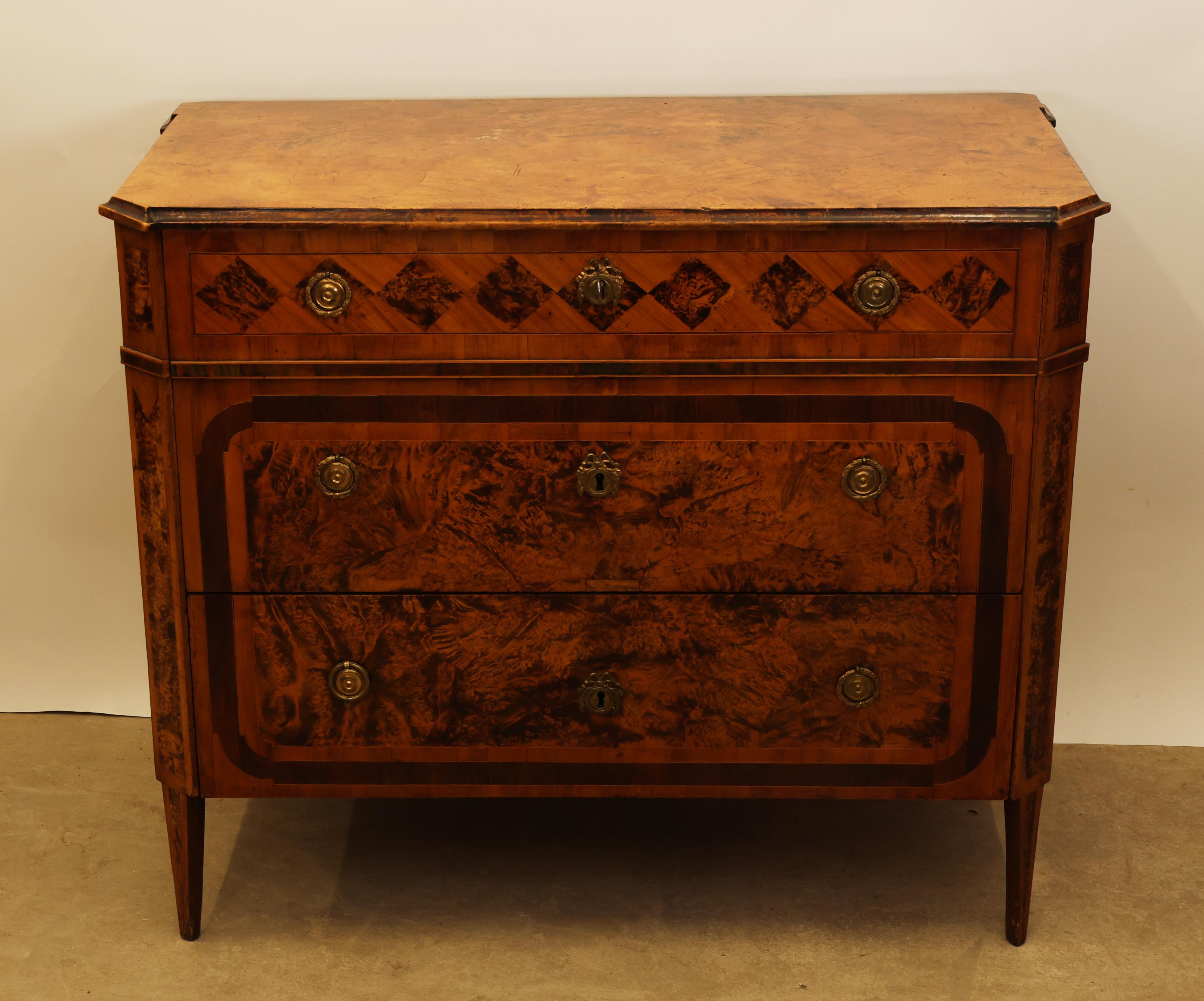 18th Century Gustavian Commode For Sale 3
