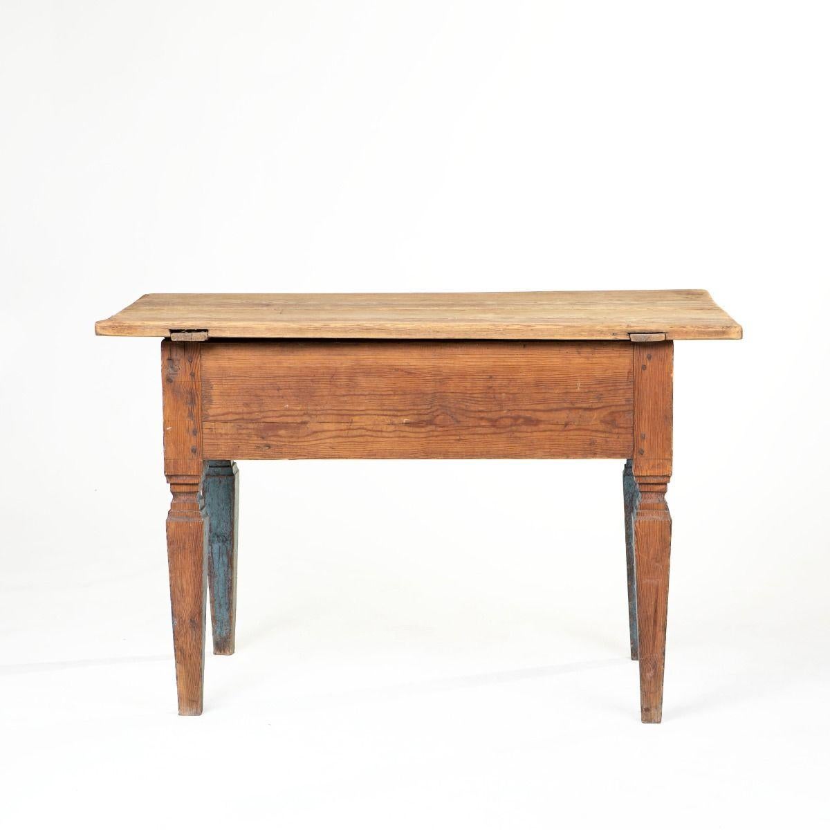 18th Century Gustavian Console Table from Northern Sweden For Sale 4