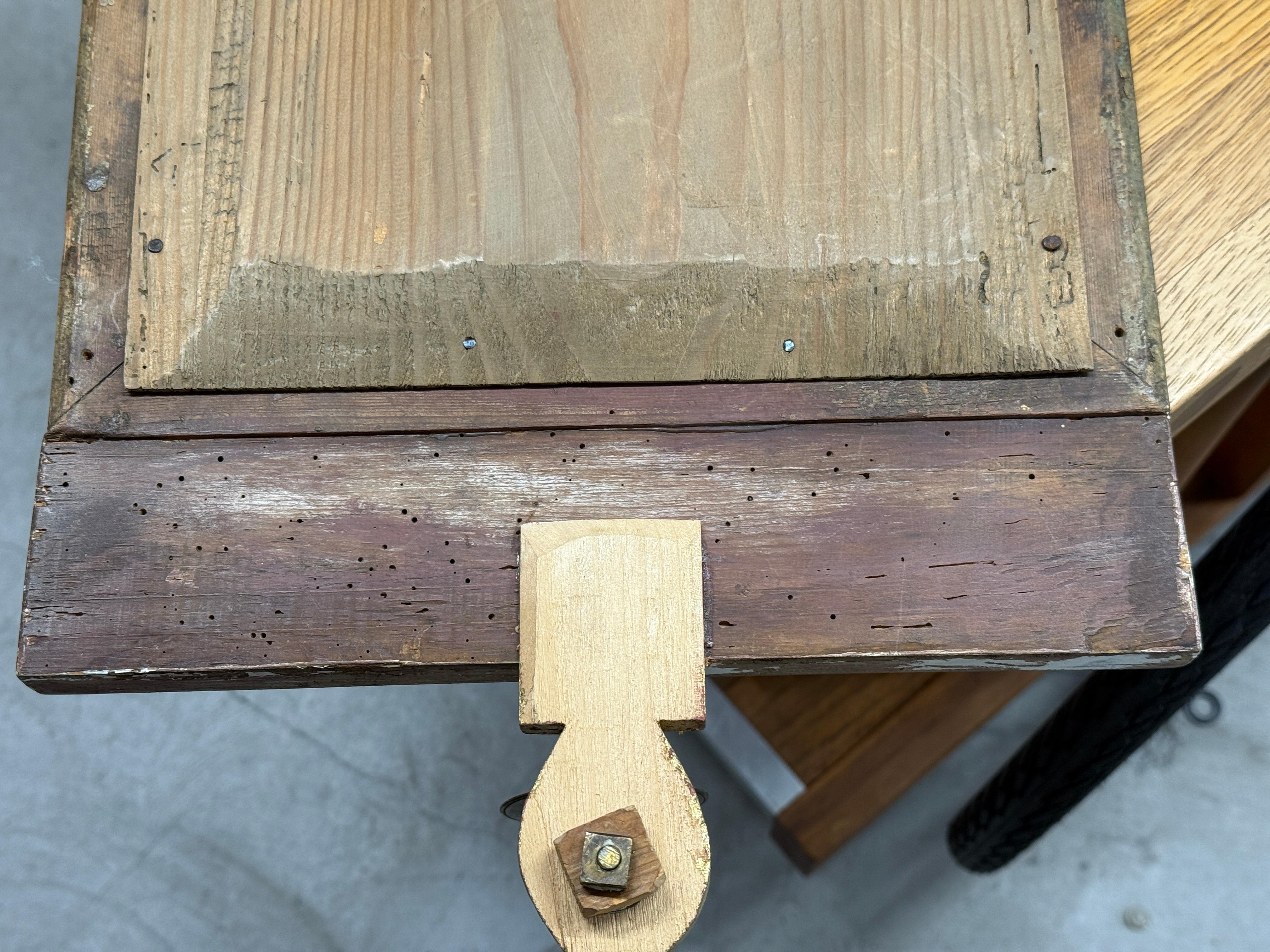 Miroir en camée doré gustavien du 18e siècle avec applique ajoutée plus tard en vente 3