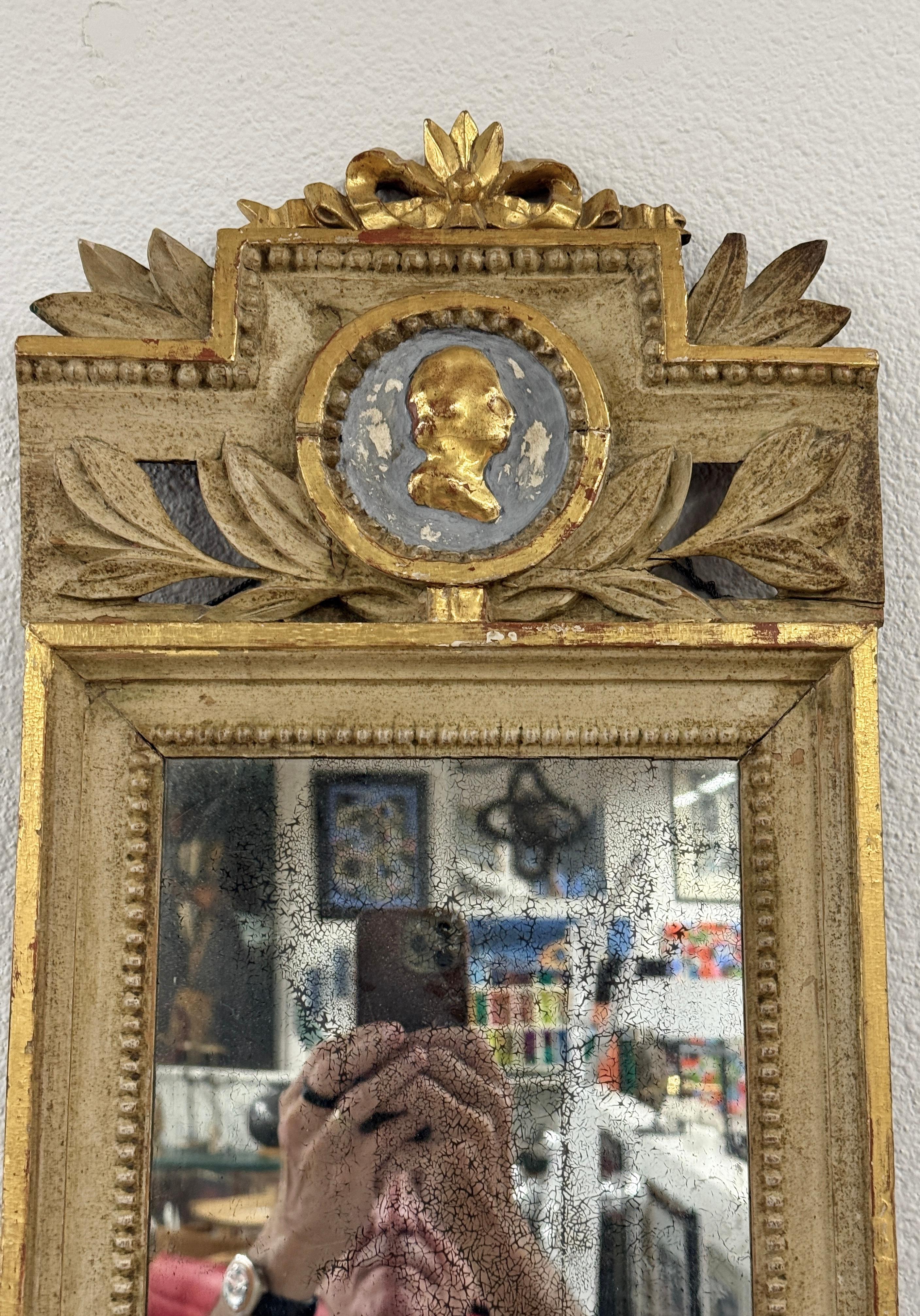 Miroir en camée doré gustavien du 18e siècle avec applique ajoutée plus tard en vente 11