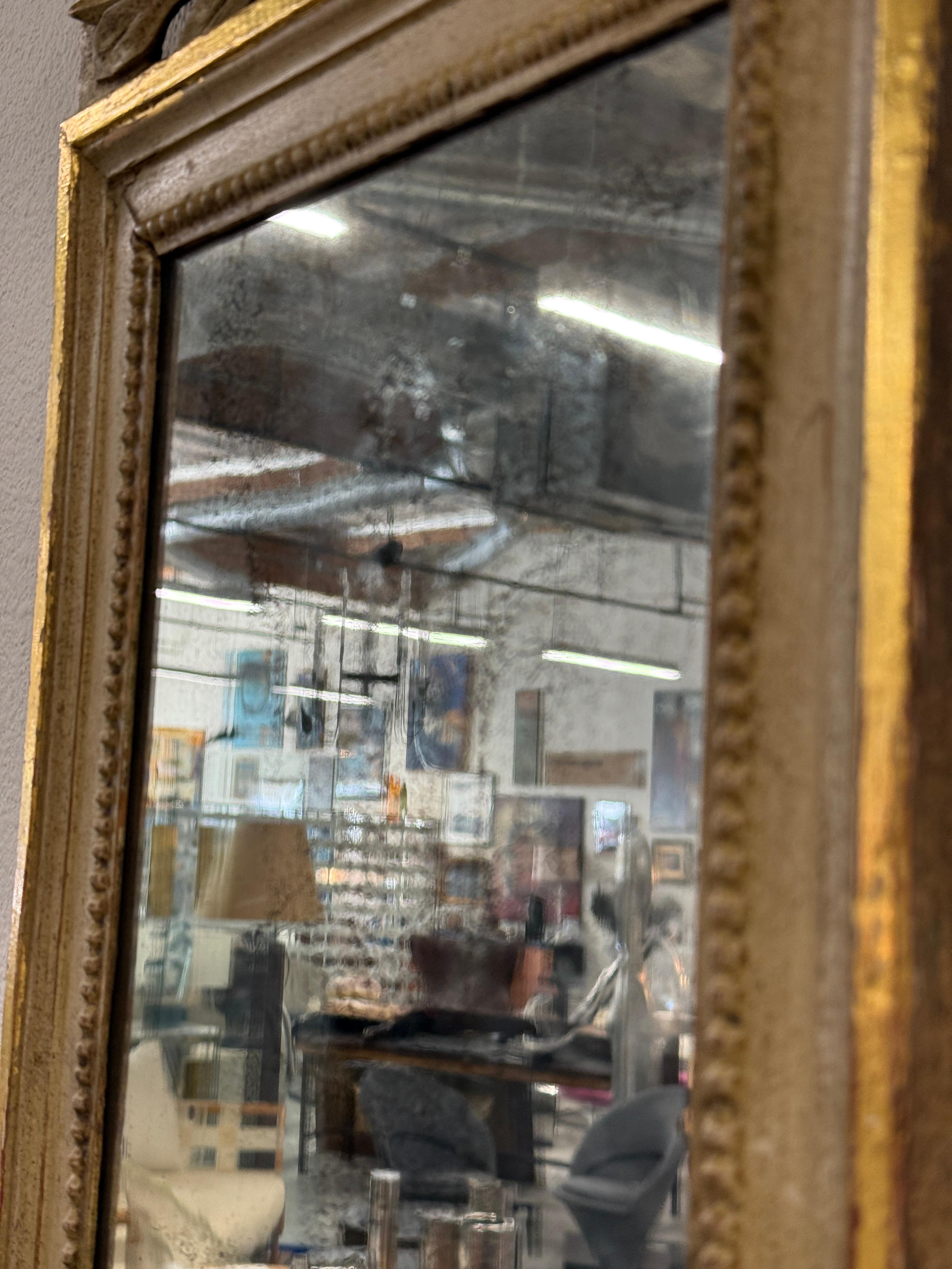 Miroir en camée doré gustavien du 18e siècle avec applique ajoutée plus tard en vente 13