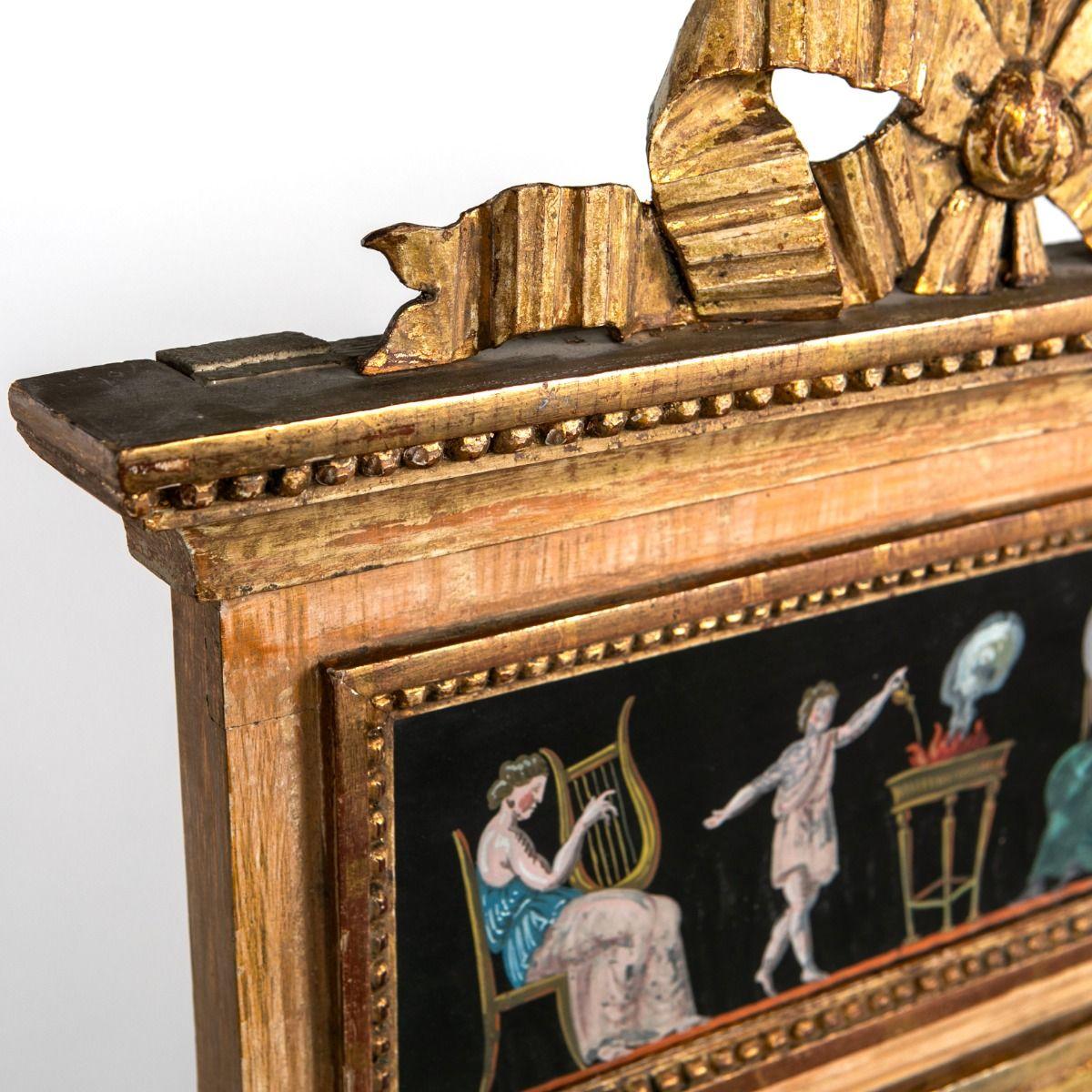 Doré Miroir en bois doré gustavien du XVIIIe siècle avec scènes mythologiques, Stockholm 1780- en vente