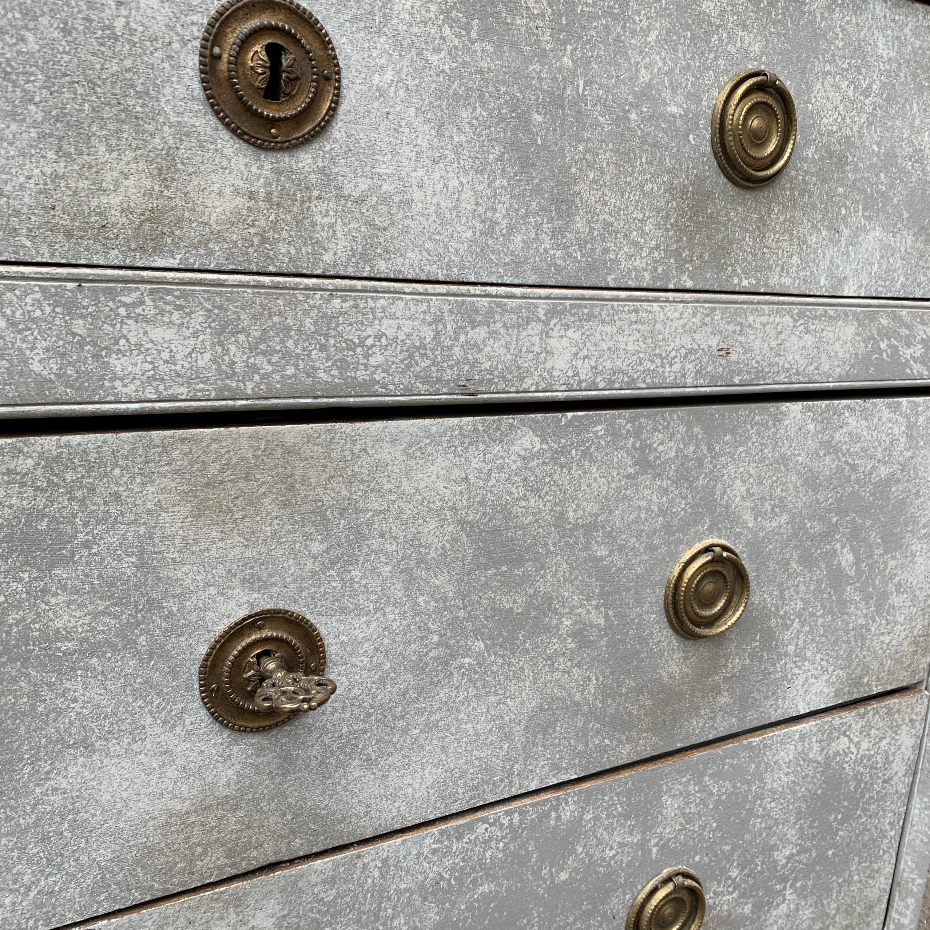 18th Century Gustavian Hand Painted Italian Chest of 3 Drawers For Sale 10