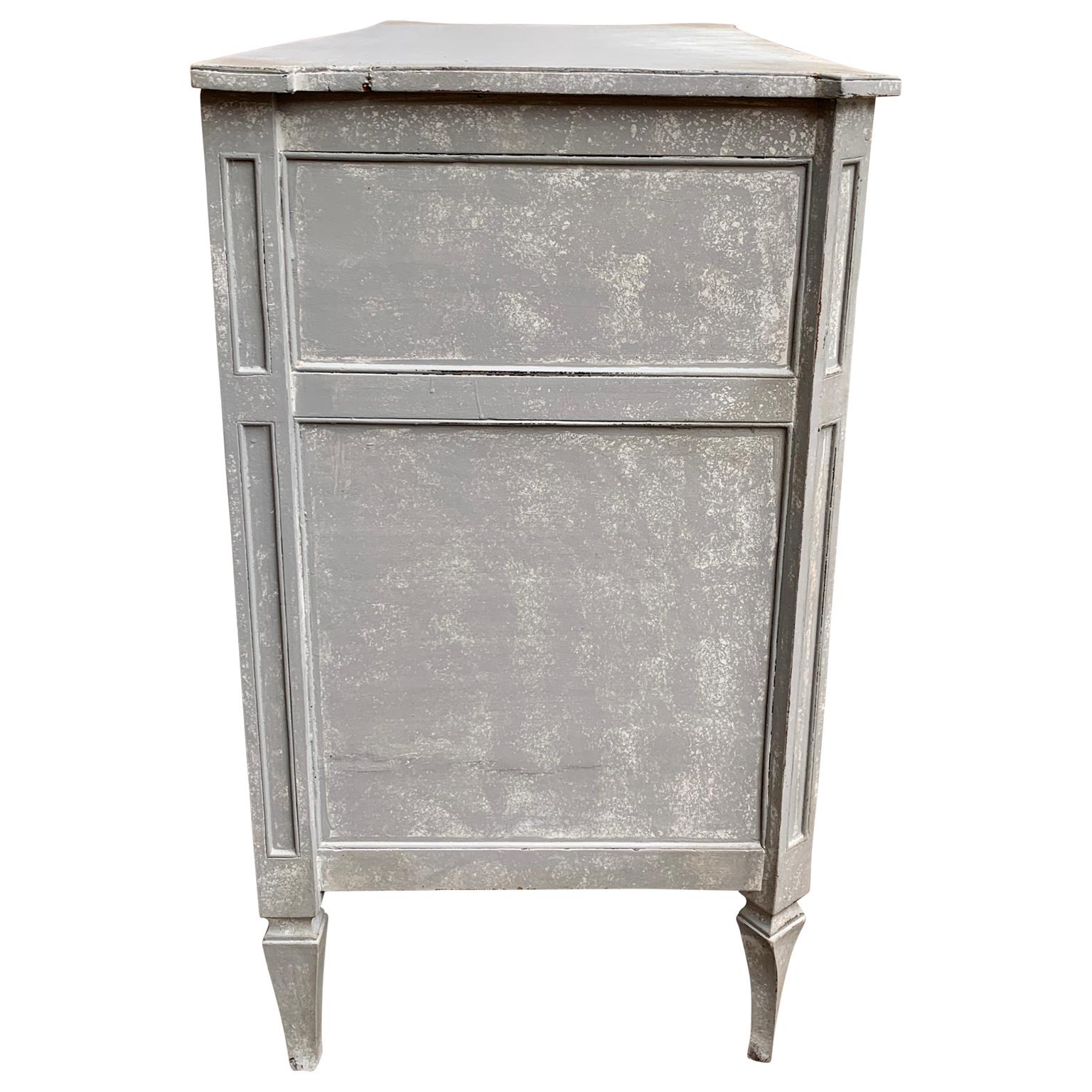 18th Century Gustavian Hand Painted Italian Chest of 3 Drawers In Good Condition For Sale In Haddonfield, NJ