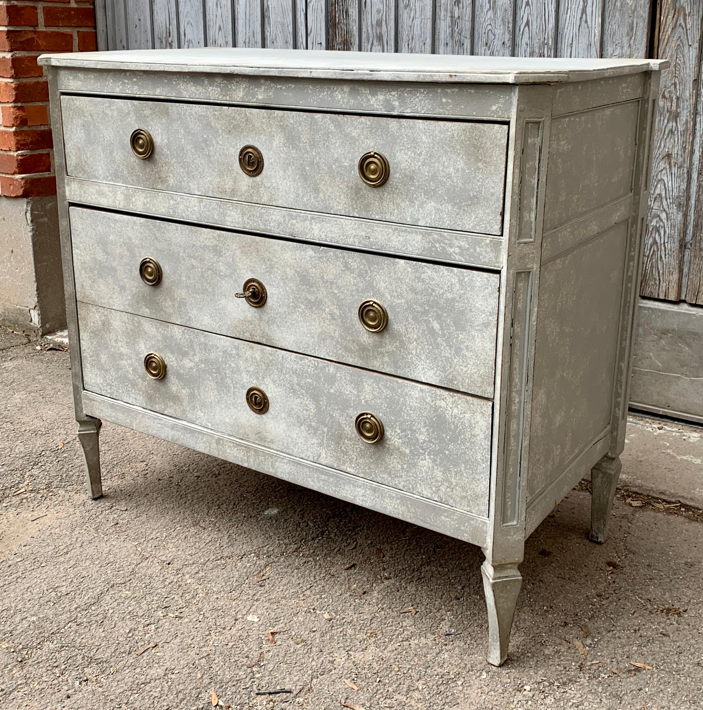 18th Century Gustavian Hand Painted Italian Chest of 3 Drawers For Sale 1
