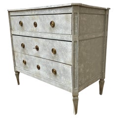 Commode italienne du 18ème siècle peinte à la main à 3 tiroirs 