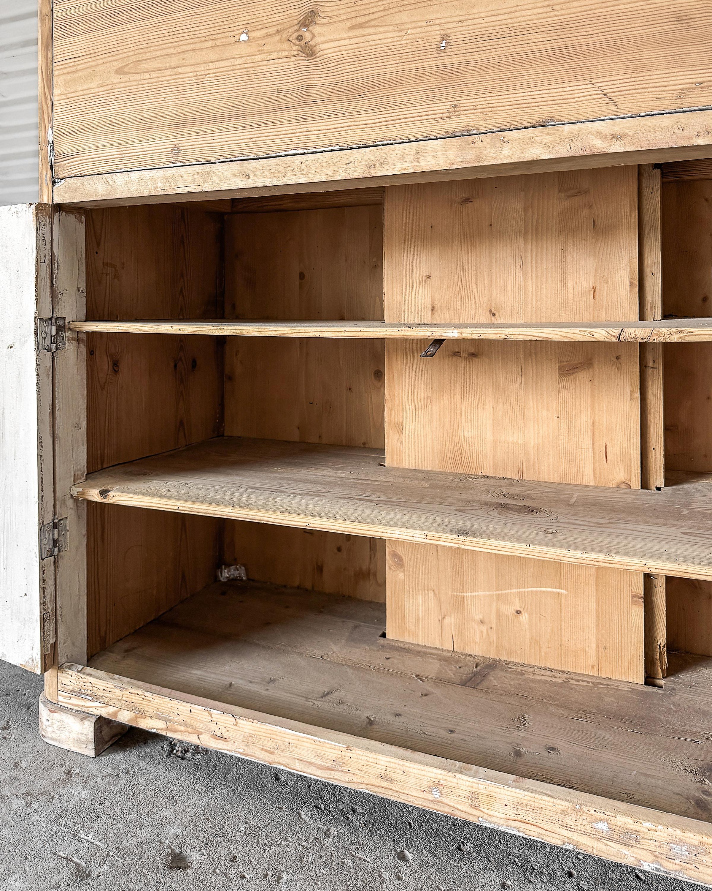 Bureau Gustavien Mora Clocks du 18ème siècle en vente 14