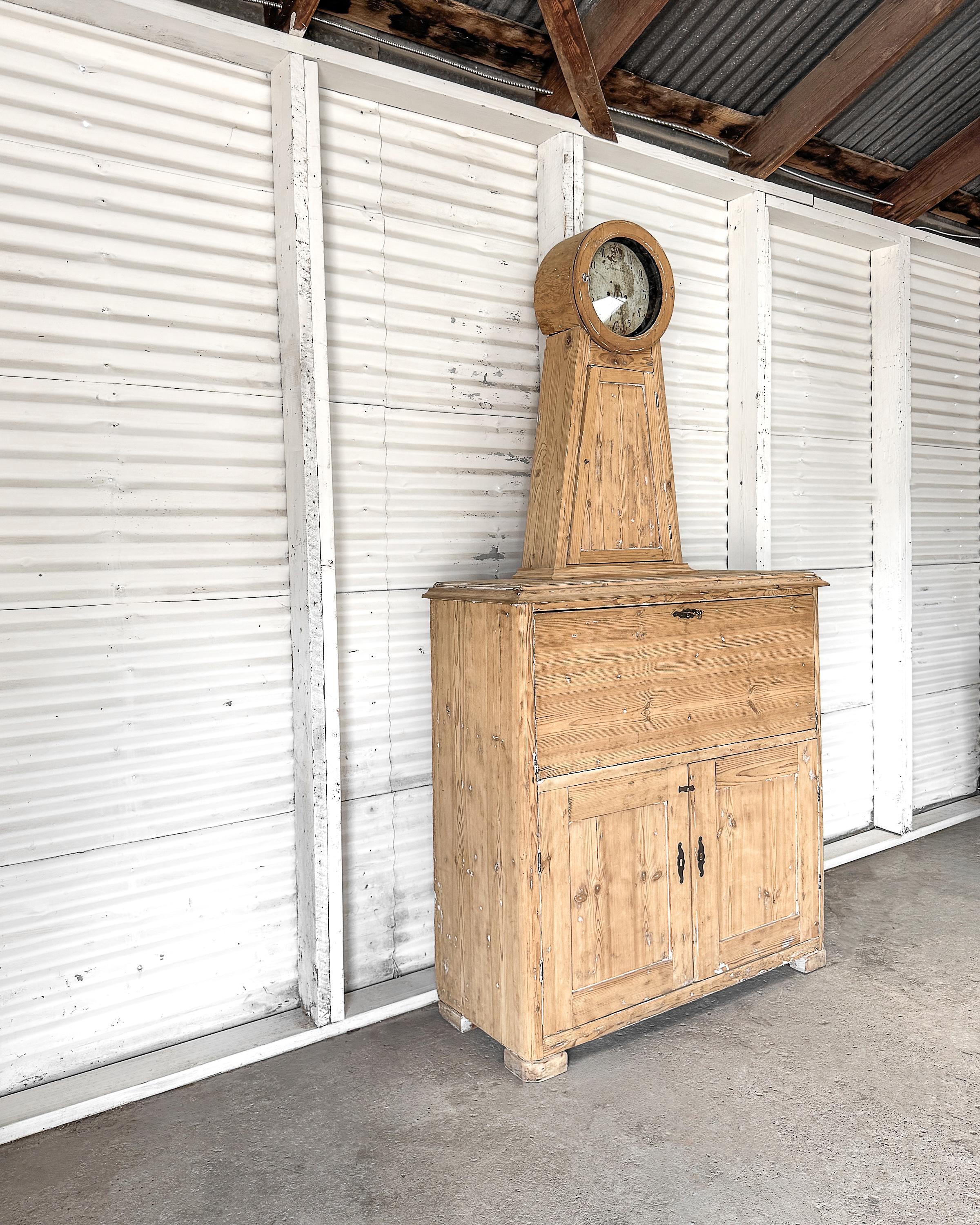 Suédois Bureau Gustavien Mora Clocks du 18ème siècle en vente