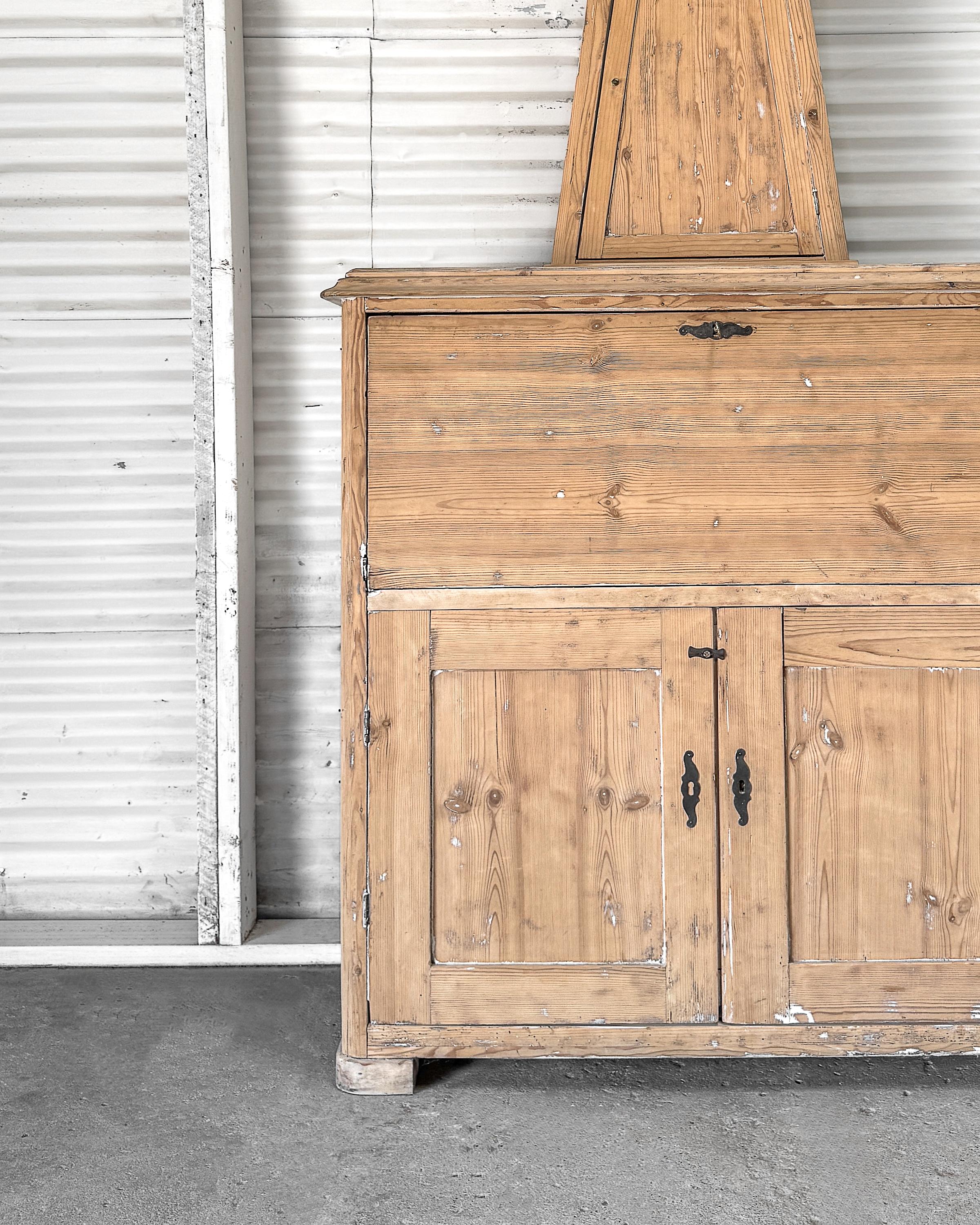 17ème siècle Bureau Gustavien Mora Clocks du 18ème siècle en vente