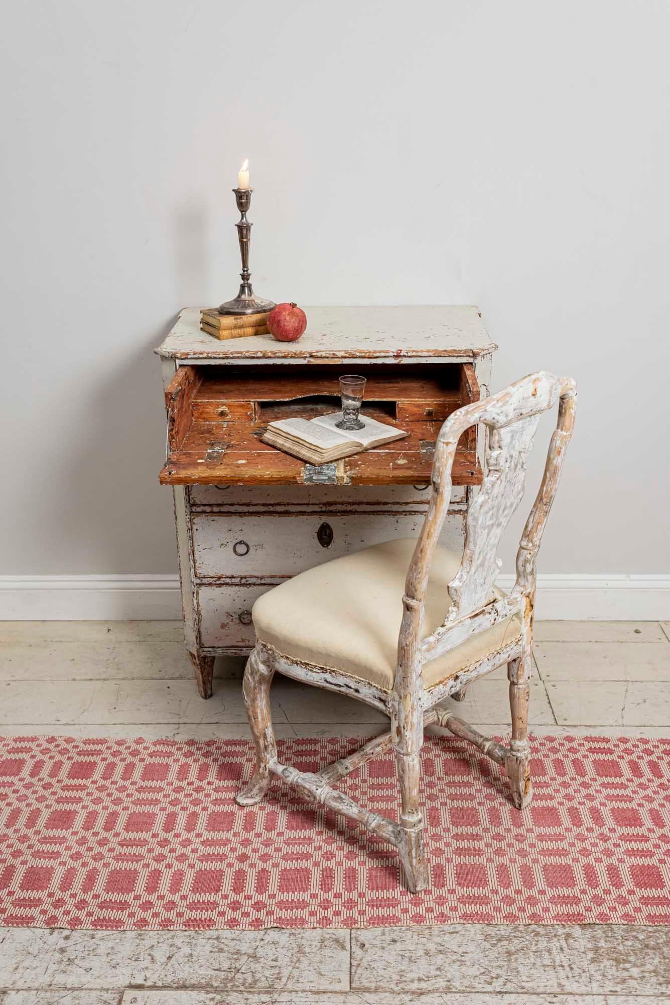 18th Century Gustavian Painted Four-Drawer Commode with a Concealed Bureau 11