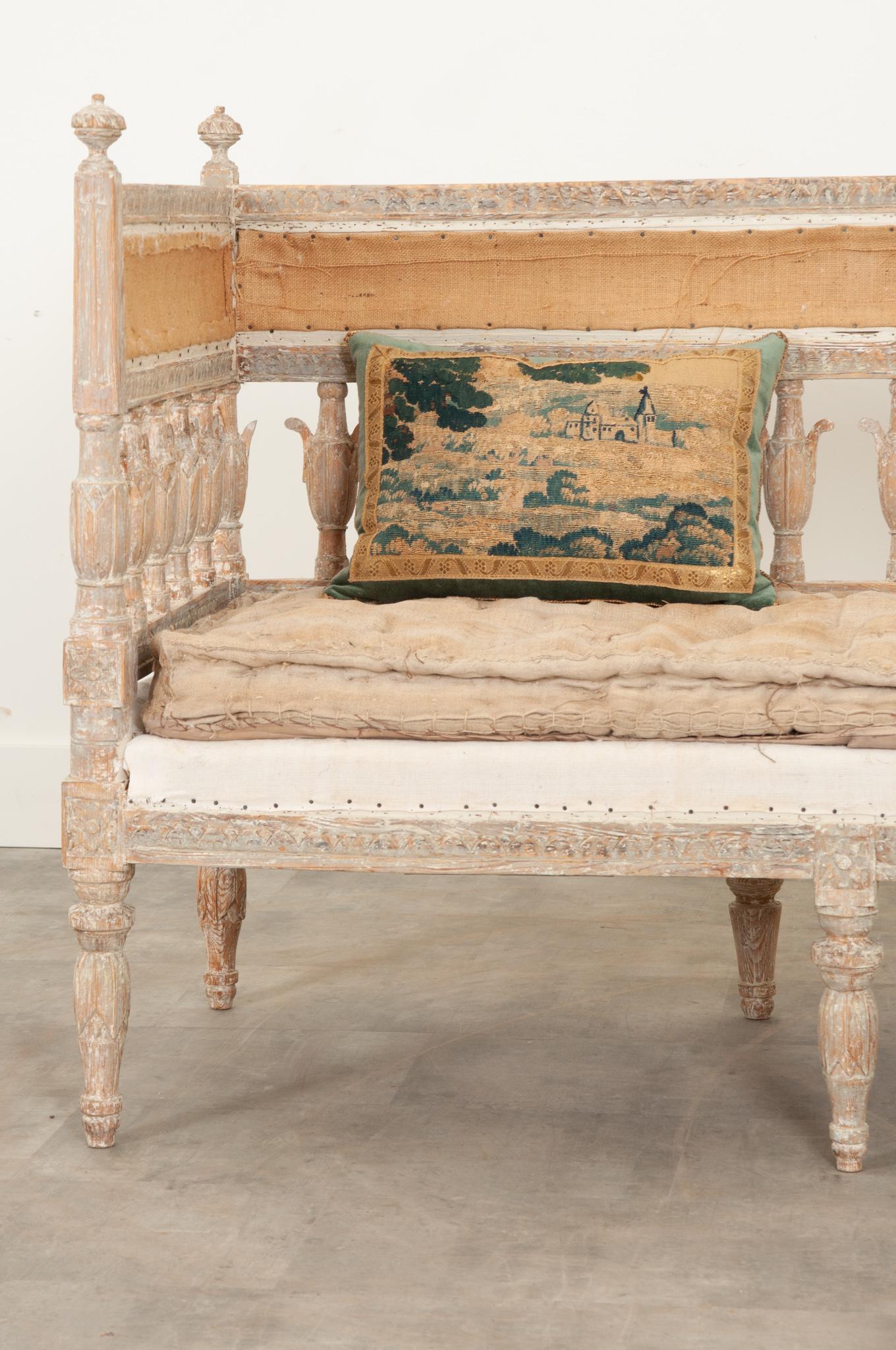 18th Century Gustavian Settee In Good Condition For Sale In Baton Rouge, LA