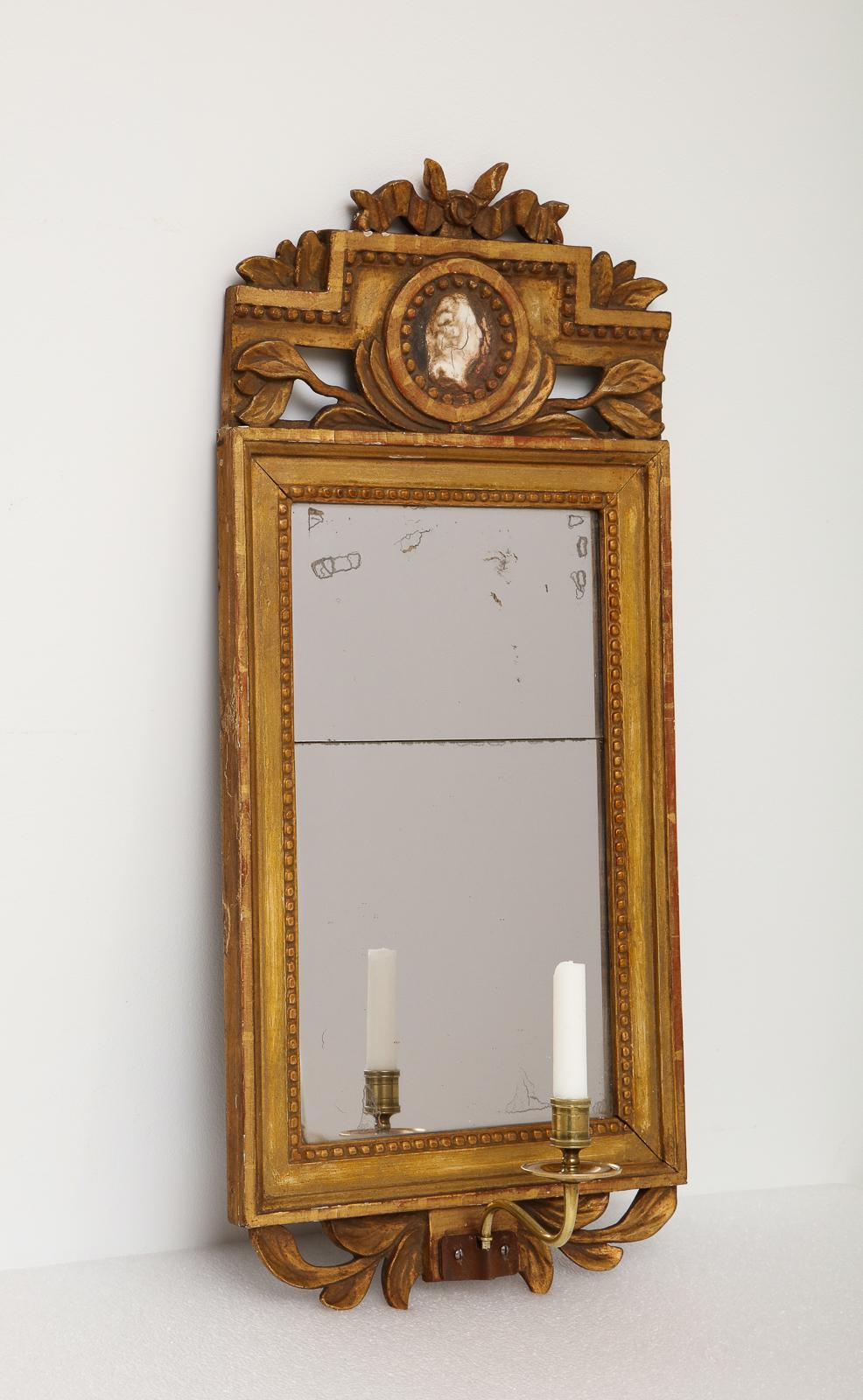 18th Century Gustavian Sconce Mirror with Center Cameo, Sweden, Circa 1780 In Excellent Condition For Sale In New York, NY