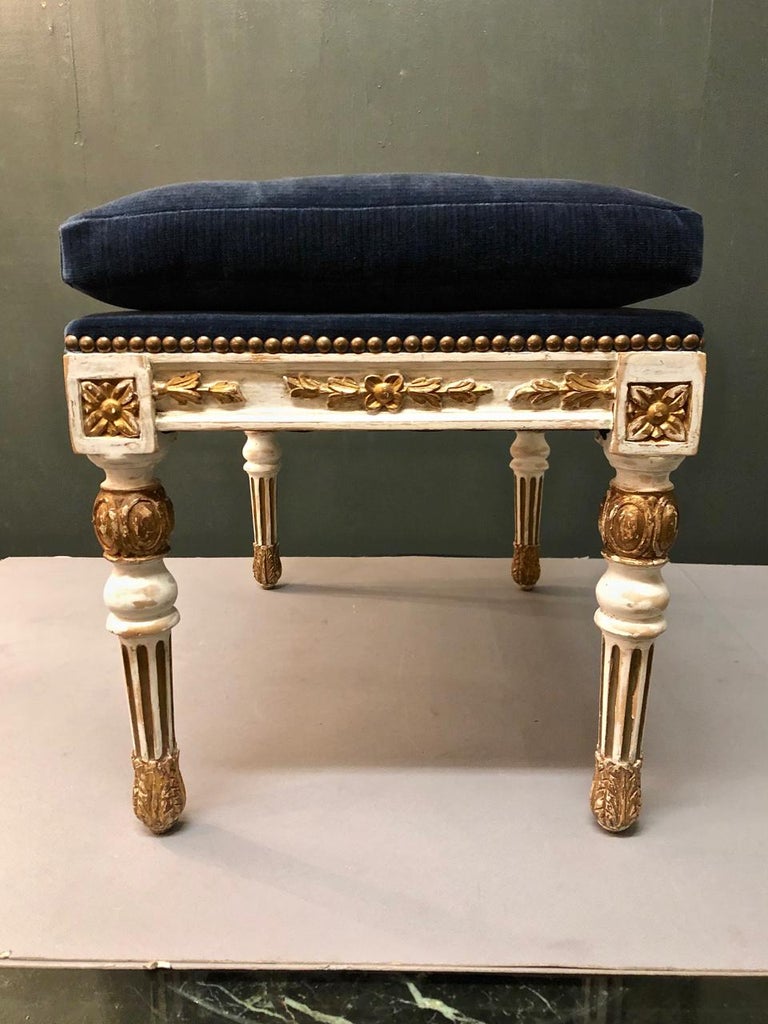 18th Century Gustavian Stool For Sale at 1stDibs