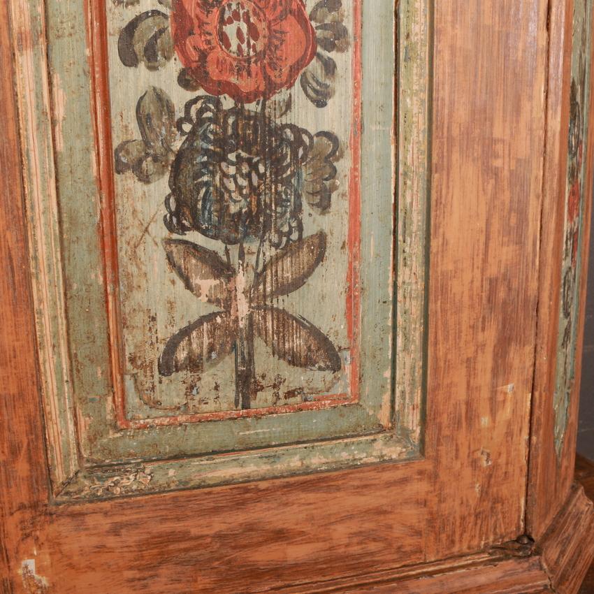 18th Century Gustavian Swedish Original Painted Cupboard 4