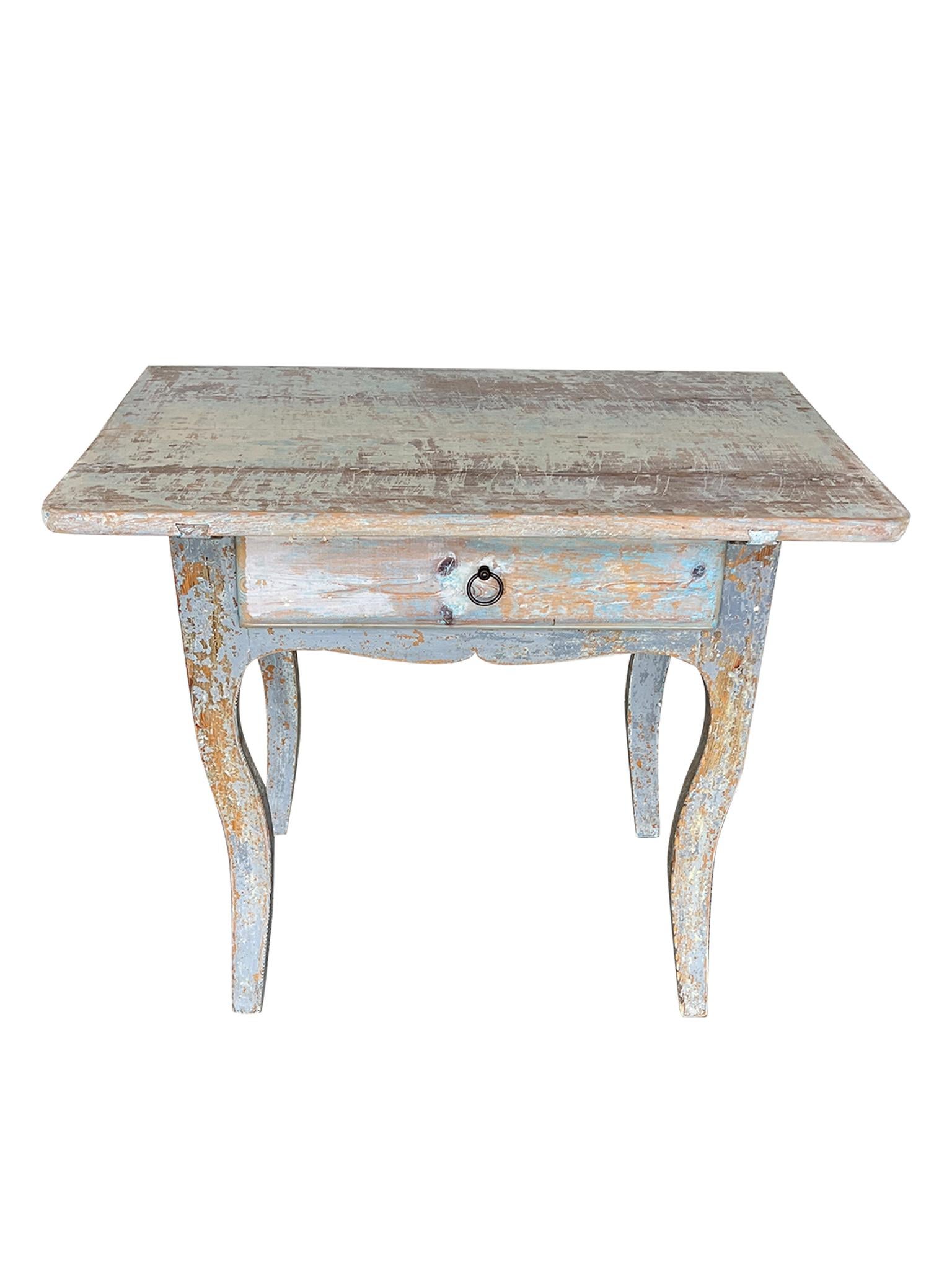18th Century Gustavian Swedish Wood Side Table In Good Condition For Sale In New York, NY