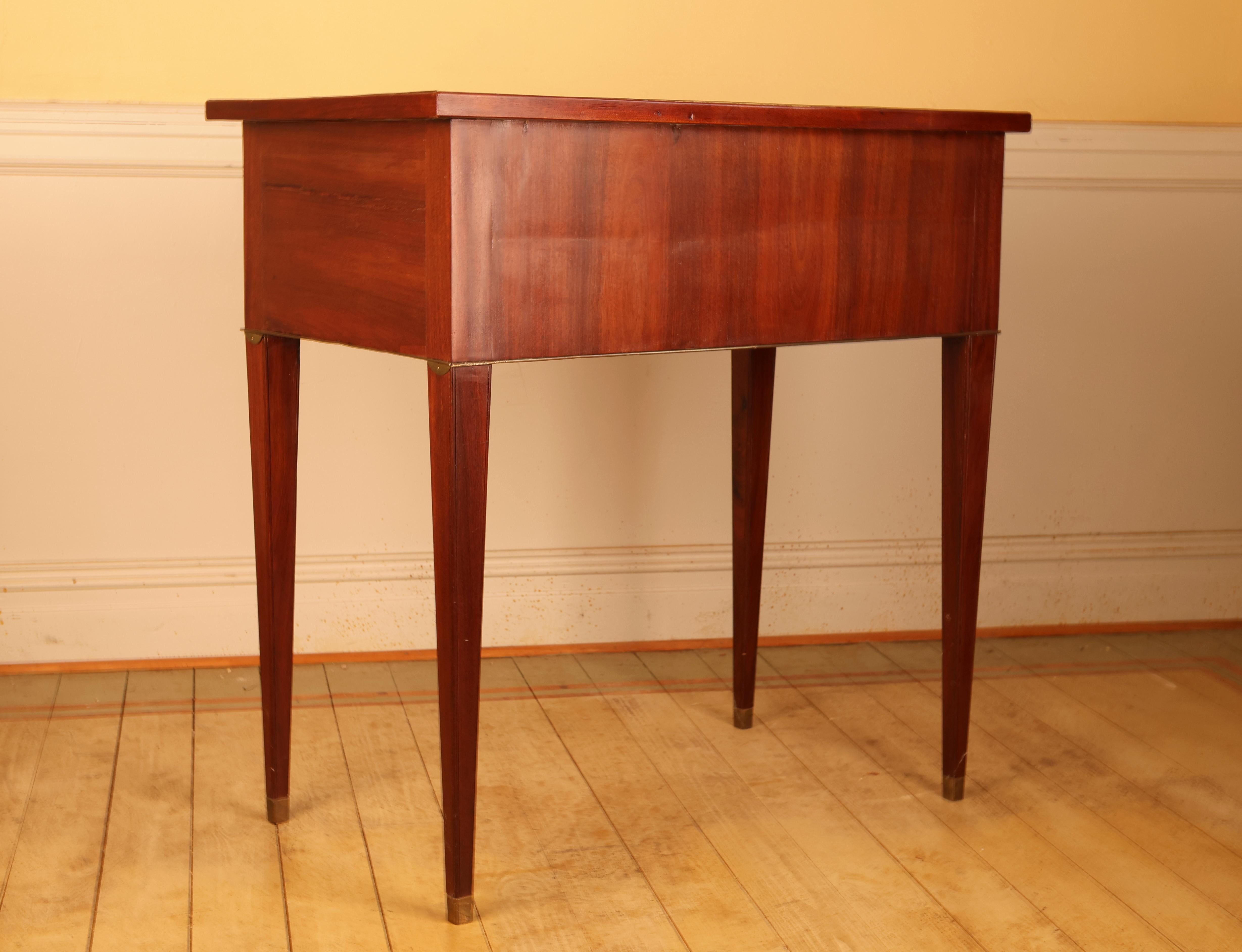Gustavianischer Tisch aus dem 18. (Holz) im Angebot