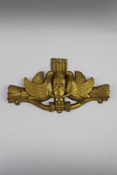 18th century Hand carved Architectural Gilded Pigeons Love token France