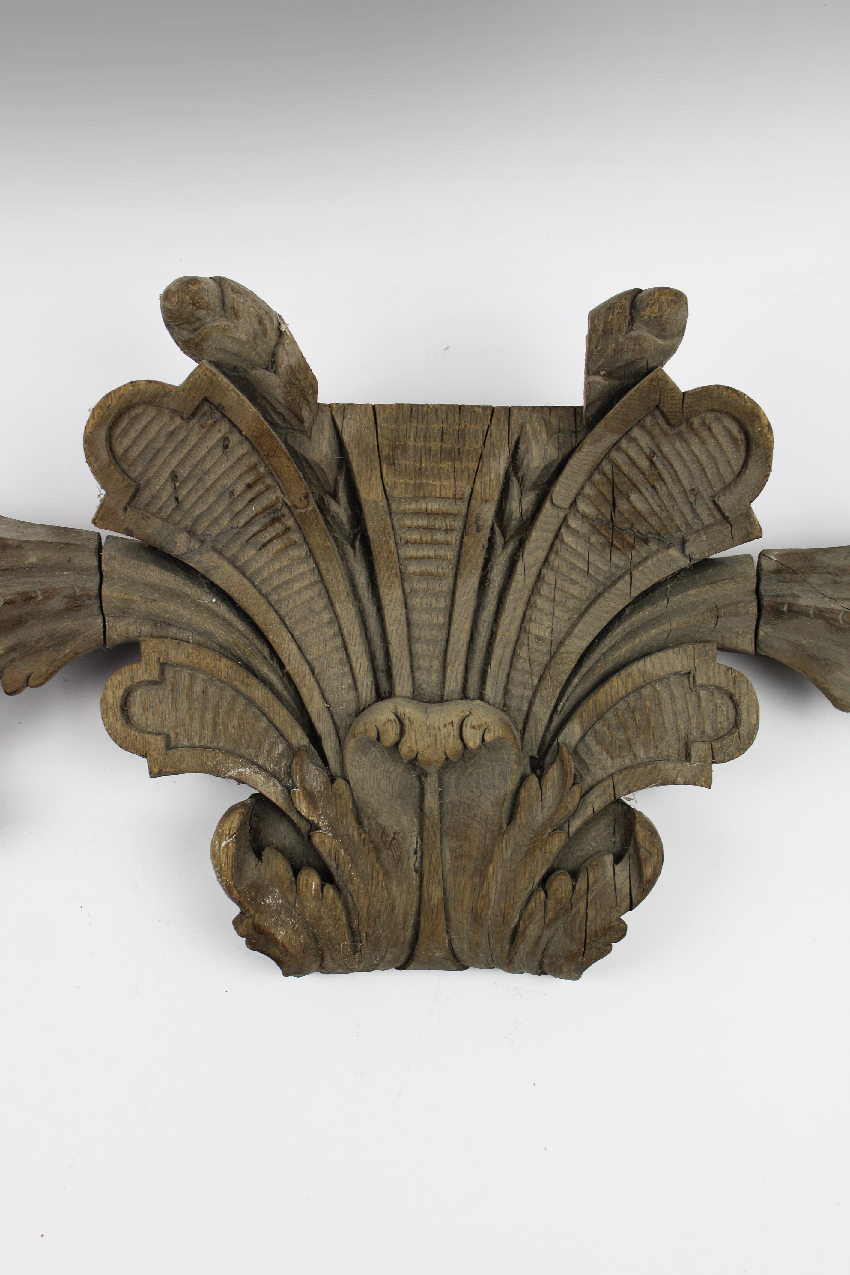 French 18th century Hand carved Architectural wooden Fragment Acanthus leaves France For Sale